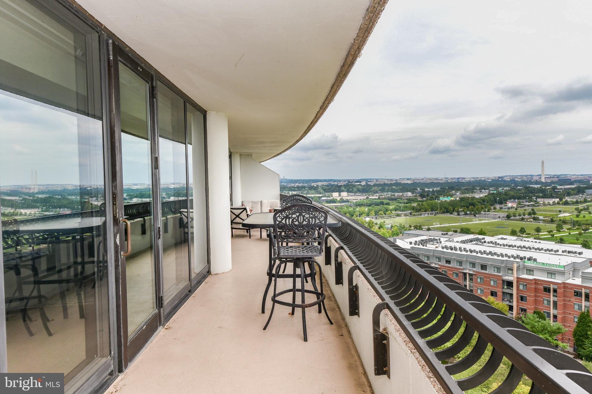 CRYSTAL CITY - Residential Lease