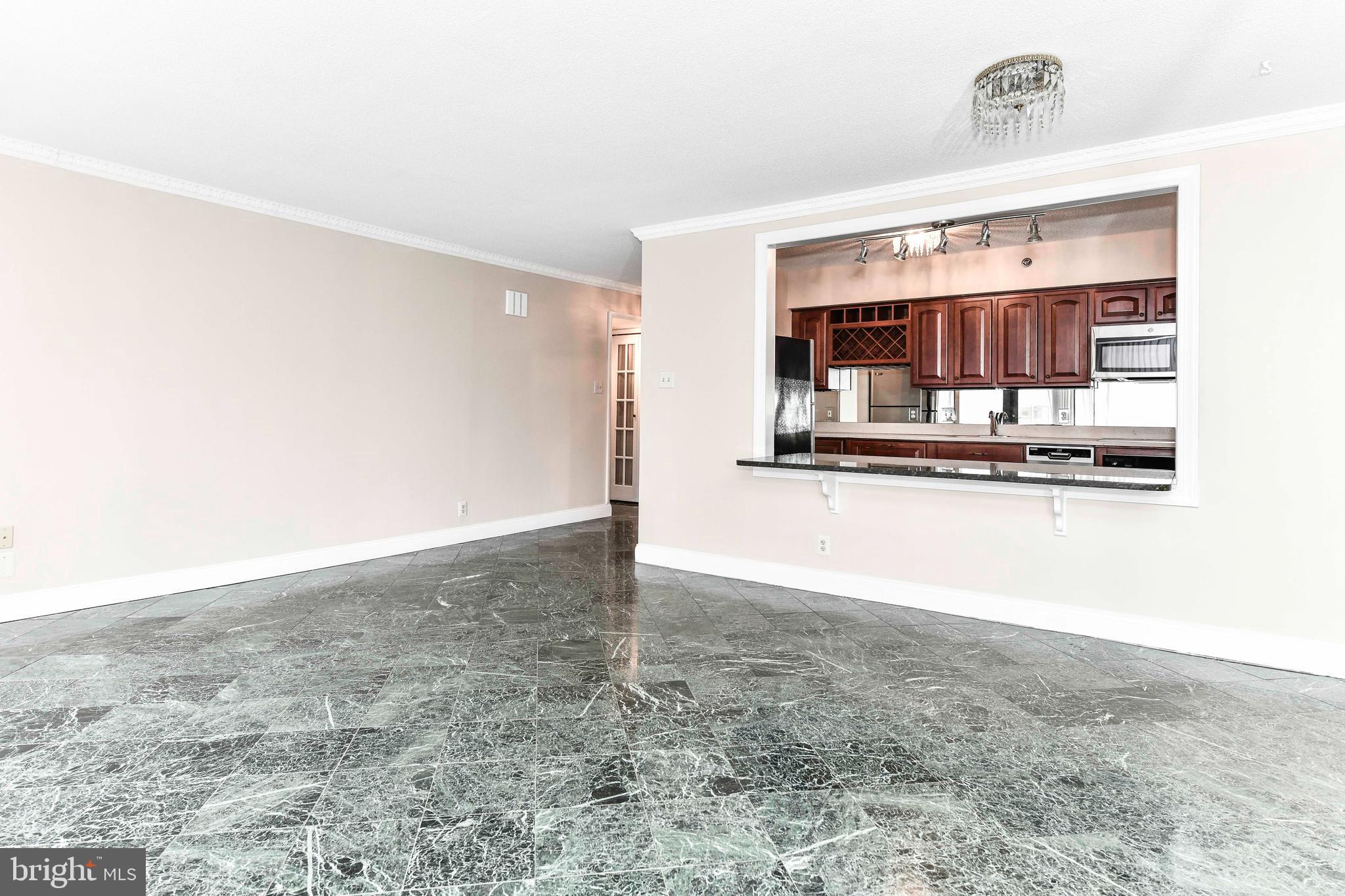 CRYSTAL CITY - Residential Lease