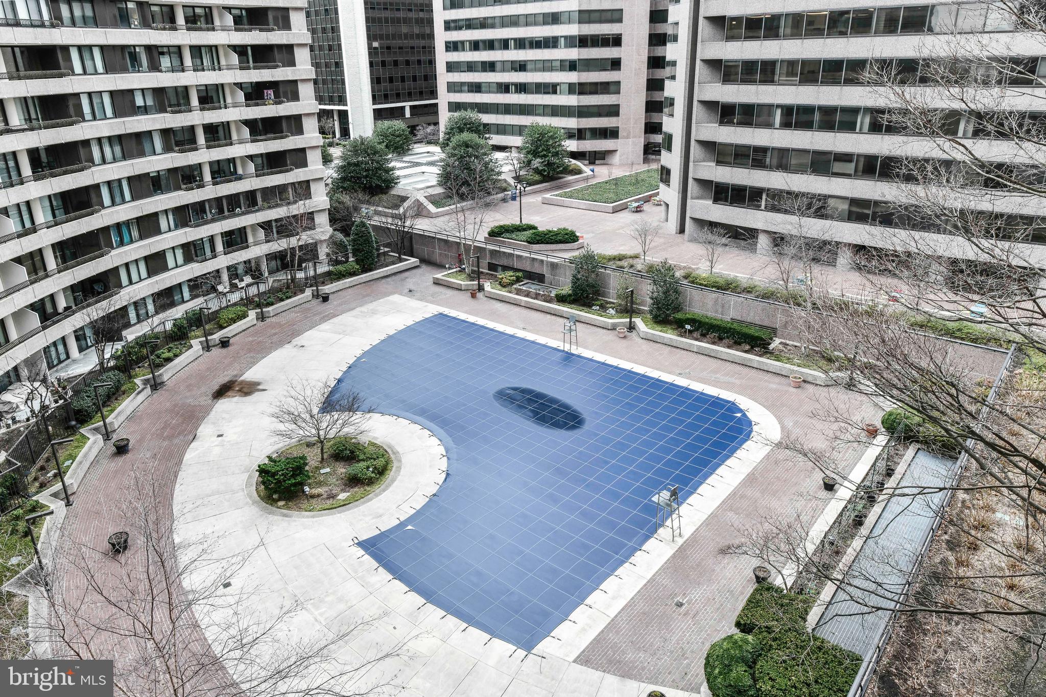 CRYSTAL CITY - Residential Lease