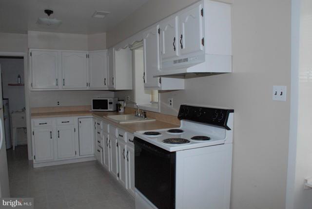 SERENITY FARM - Residential Lease