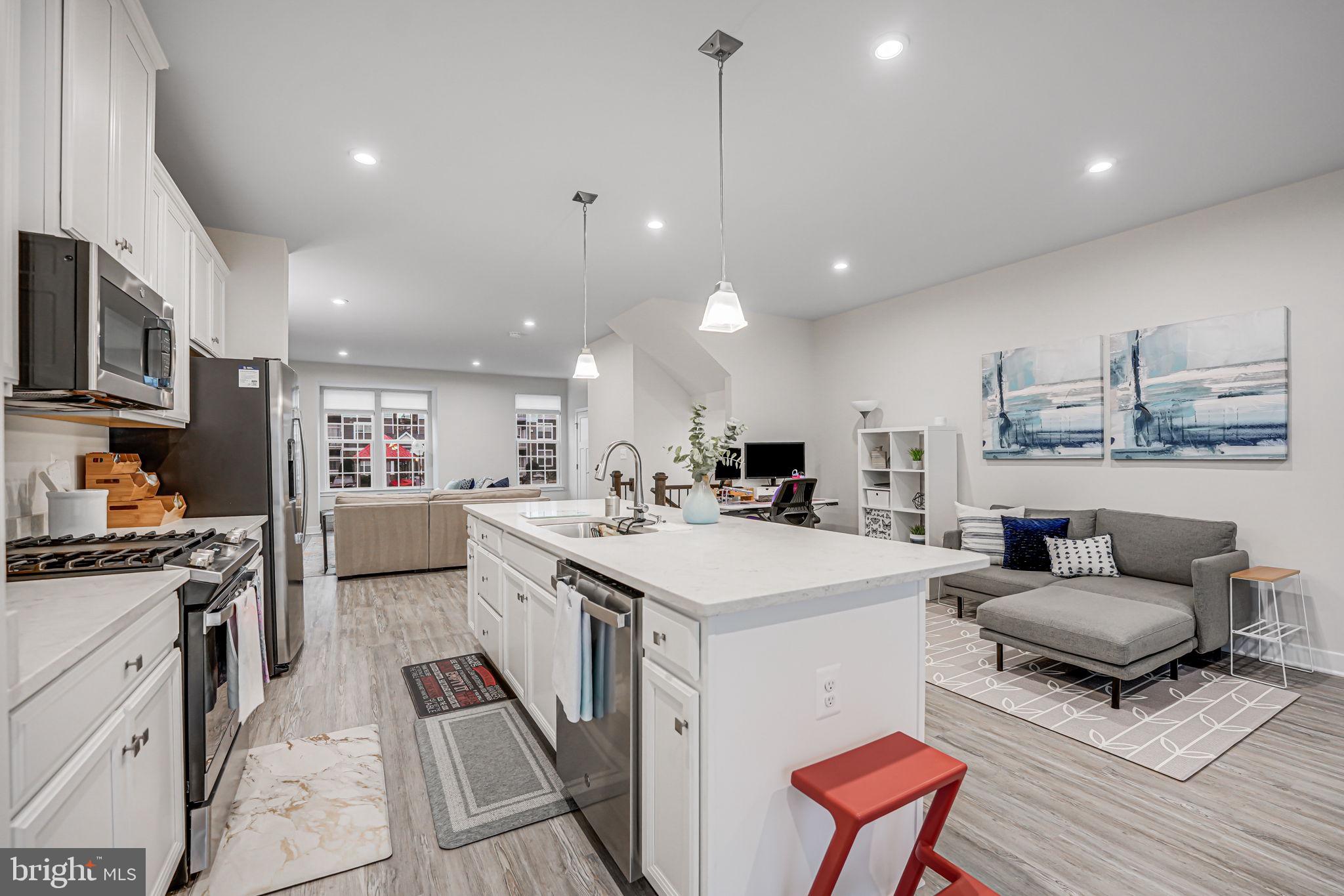 ARCOLA TOWN CENTER - Residential