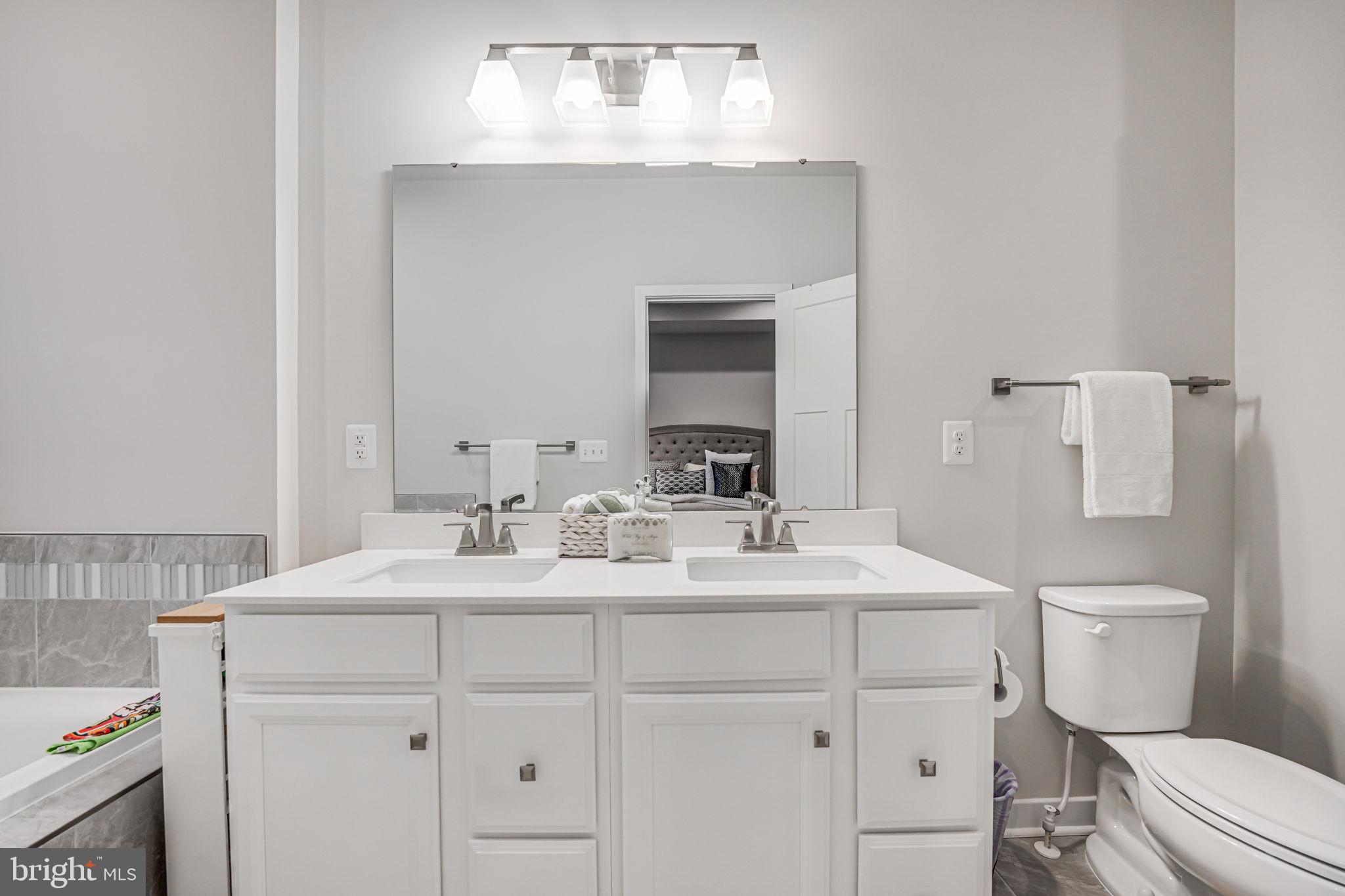 ARCOLA TOWN CENTER - Residential