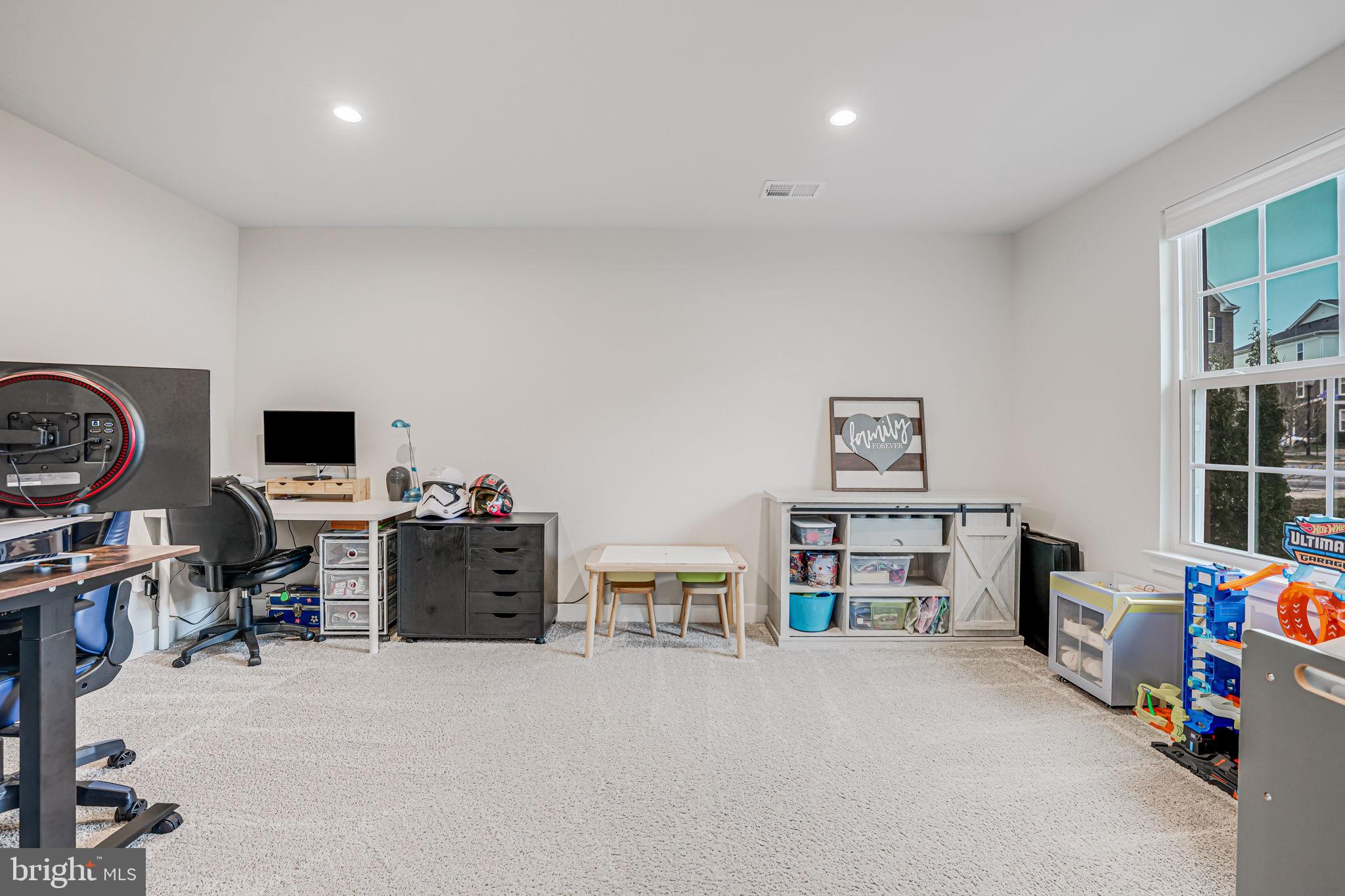 ARCOLA TOWN CENTER - Residential