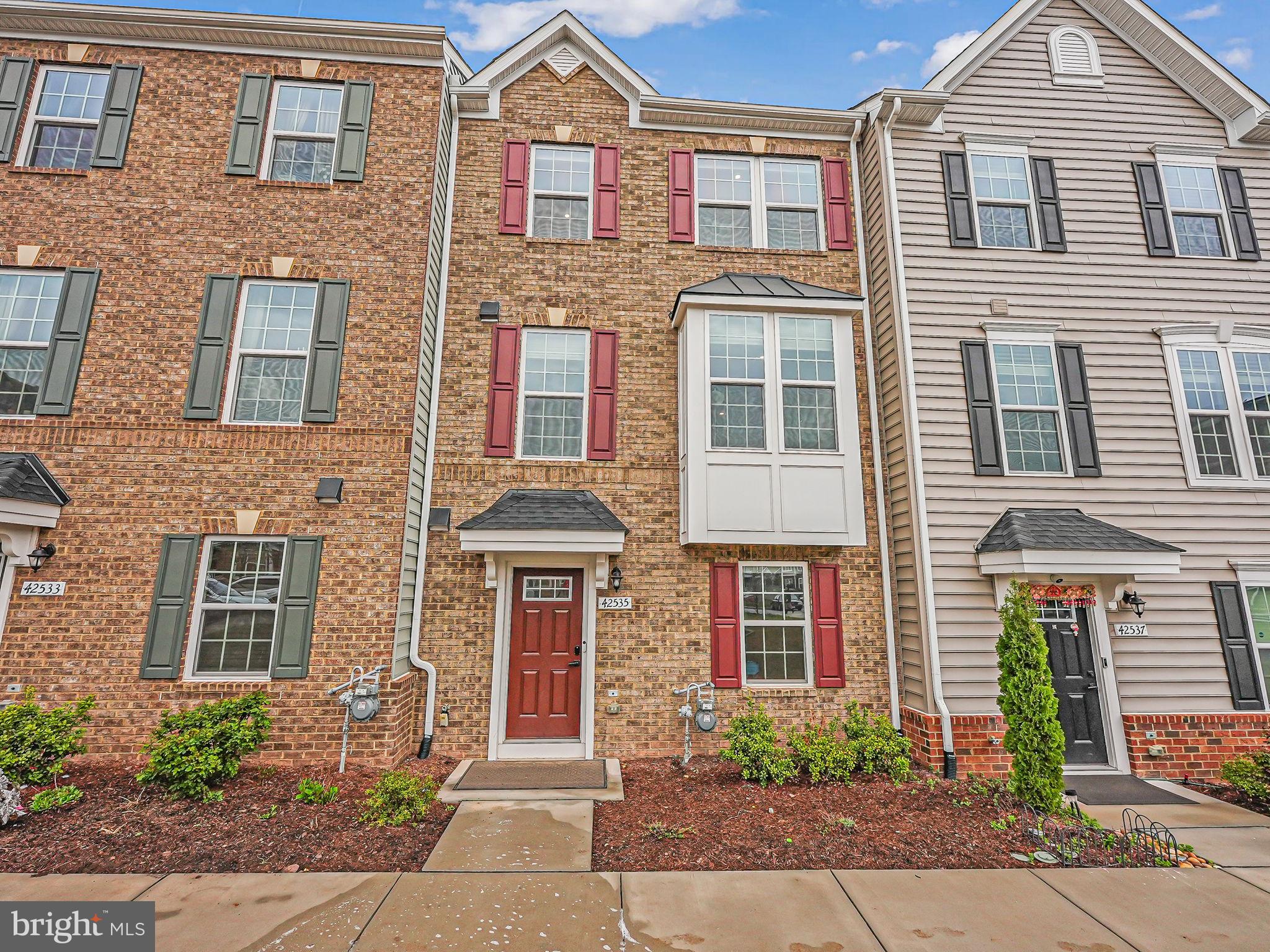 ARCOLA TOWN CENTER - Residential