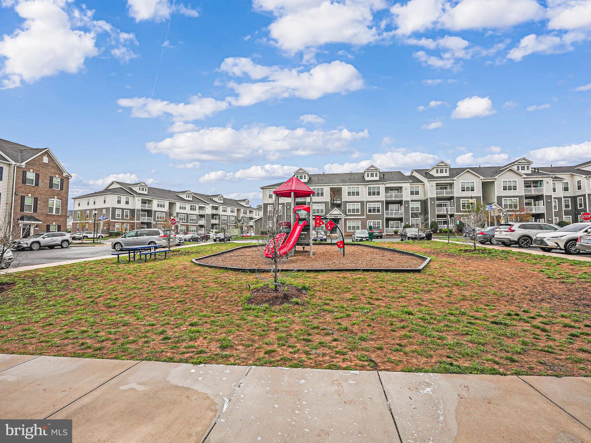 ARCOLA TOWN CENTER - Residential