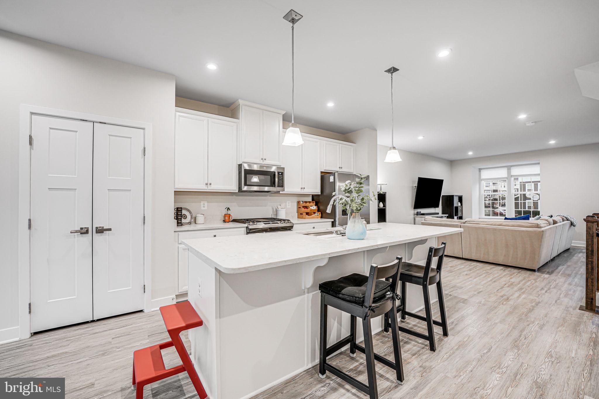 ARCOLA TOWN CENTER - Residential