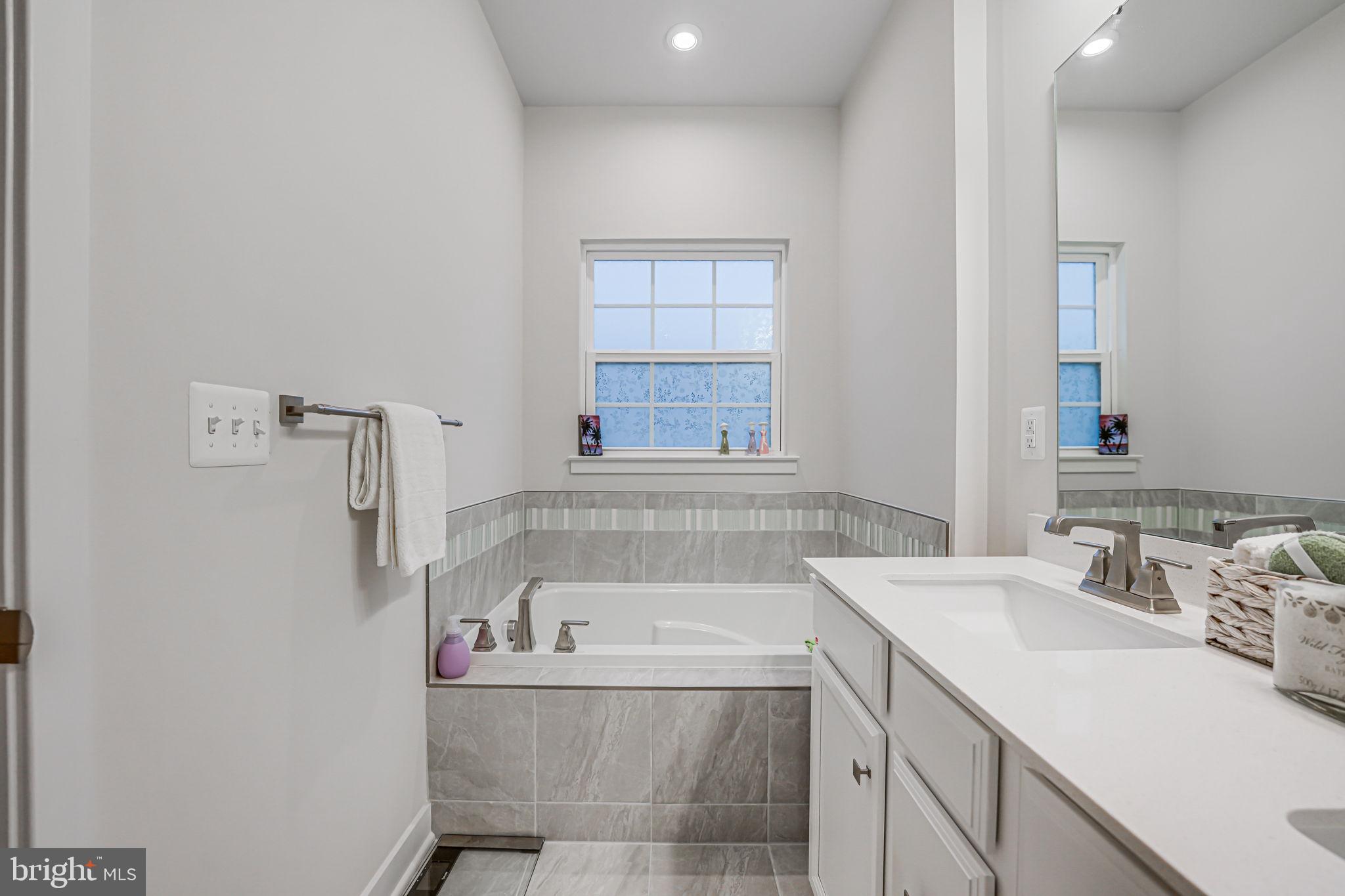 ARCOLA TOWN CENTER - Residential