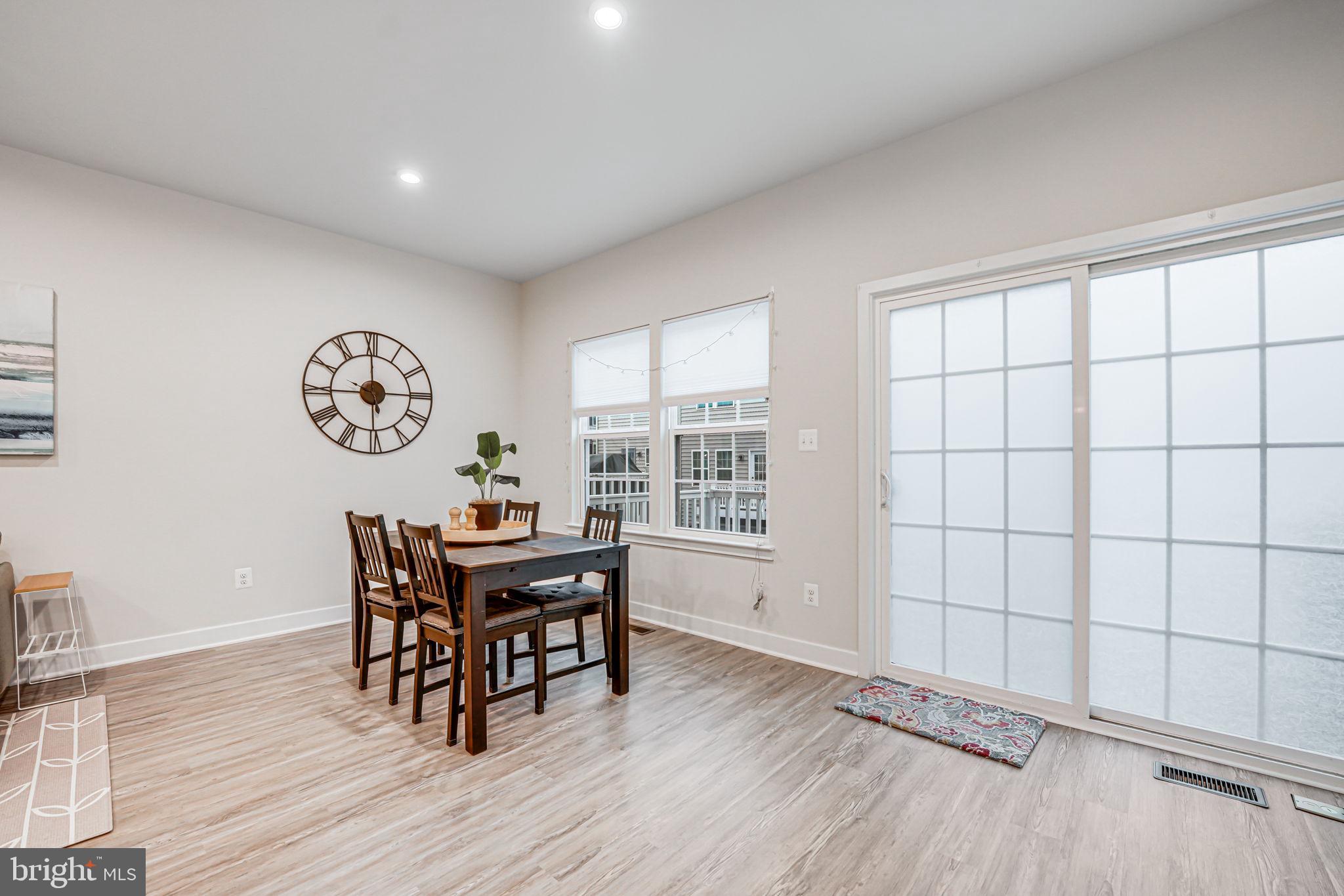 ARCOLA TOWN CENTER - Residential