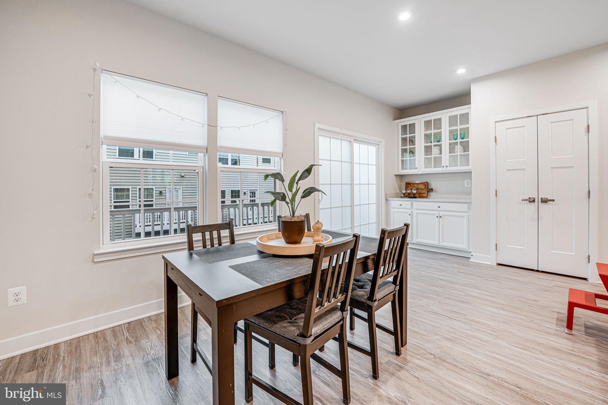 ARCOLA TOWN CENTER - Residential