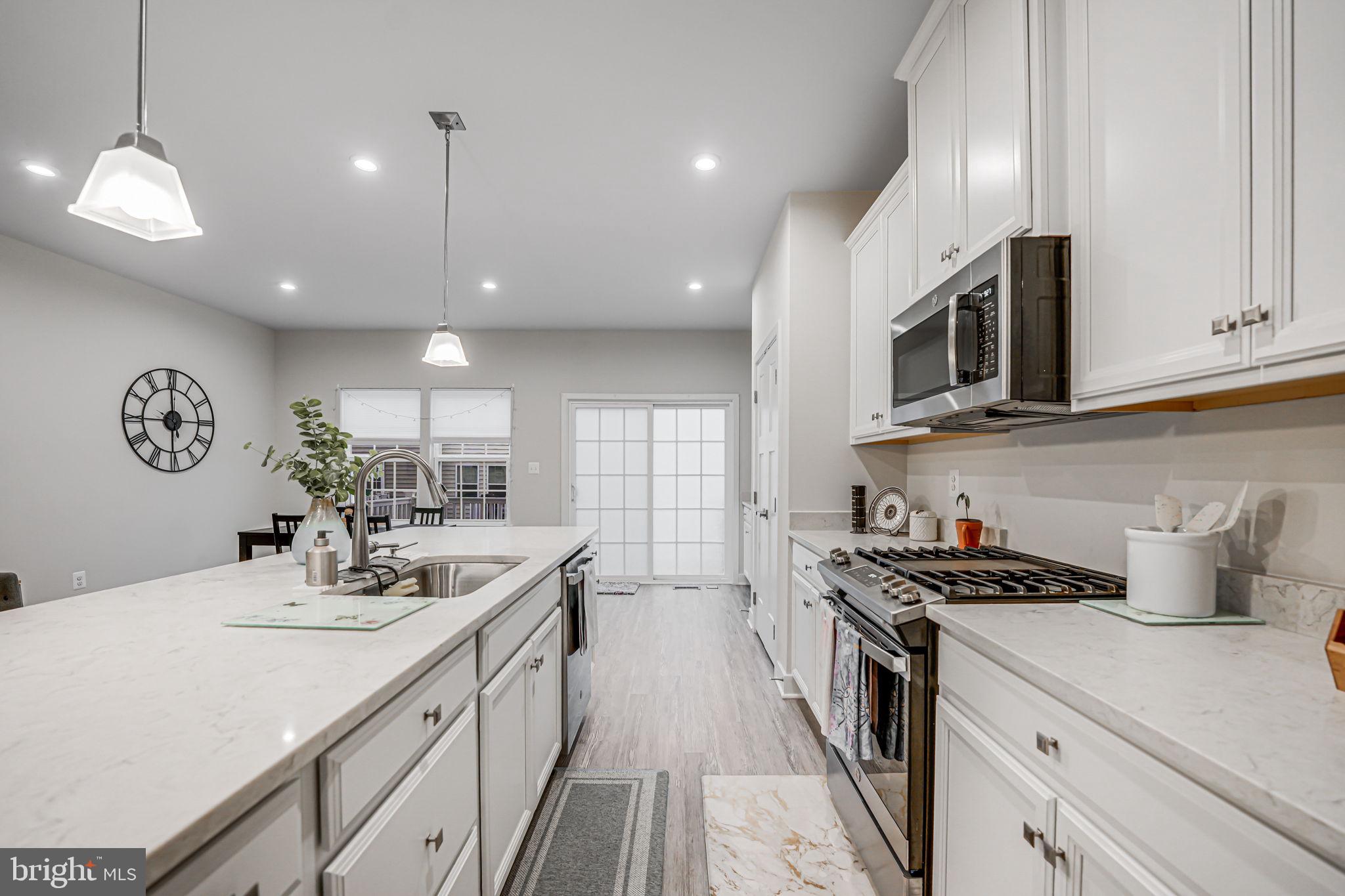 ARCOLA TOWN CENTER - Residential