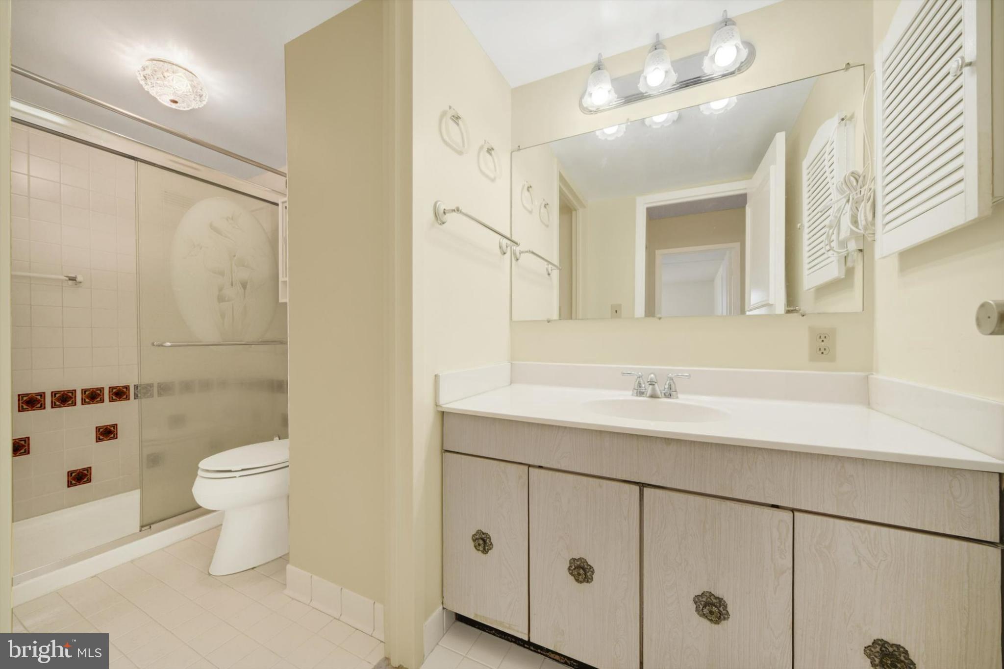 RIDGELY TOWSON CENTER - Residential