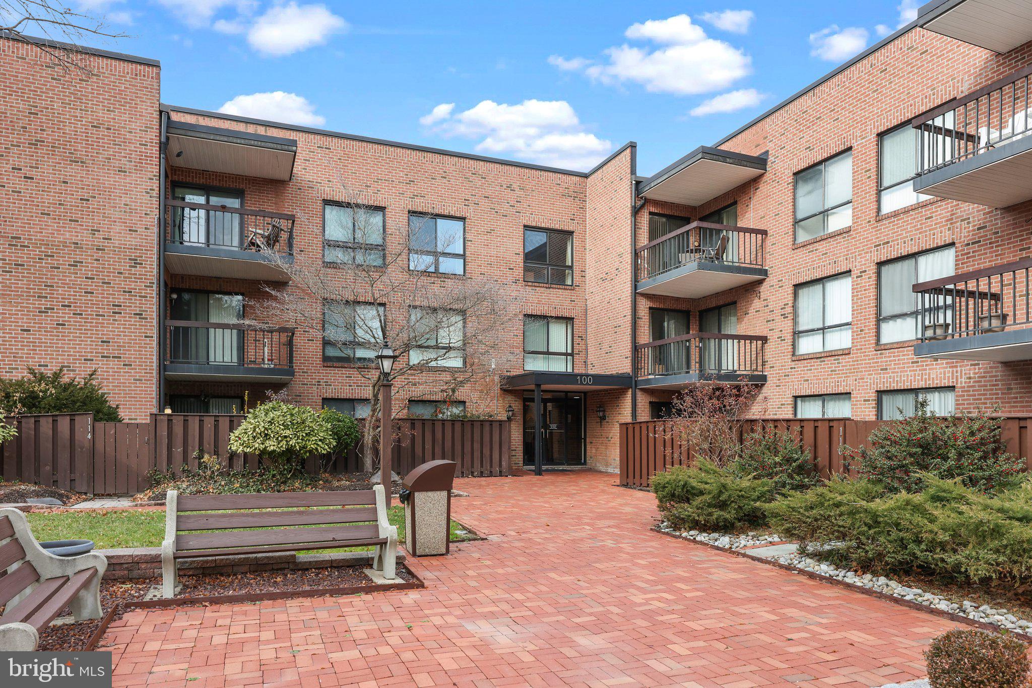 HILL HOUSE - Residential