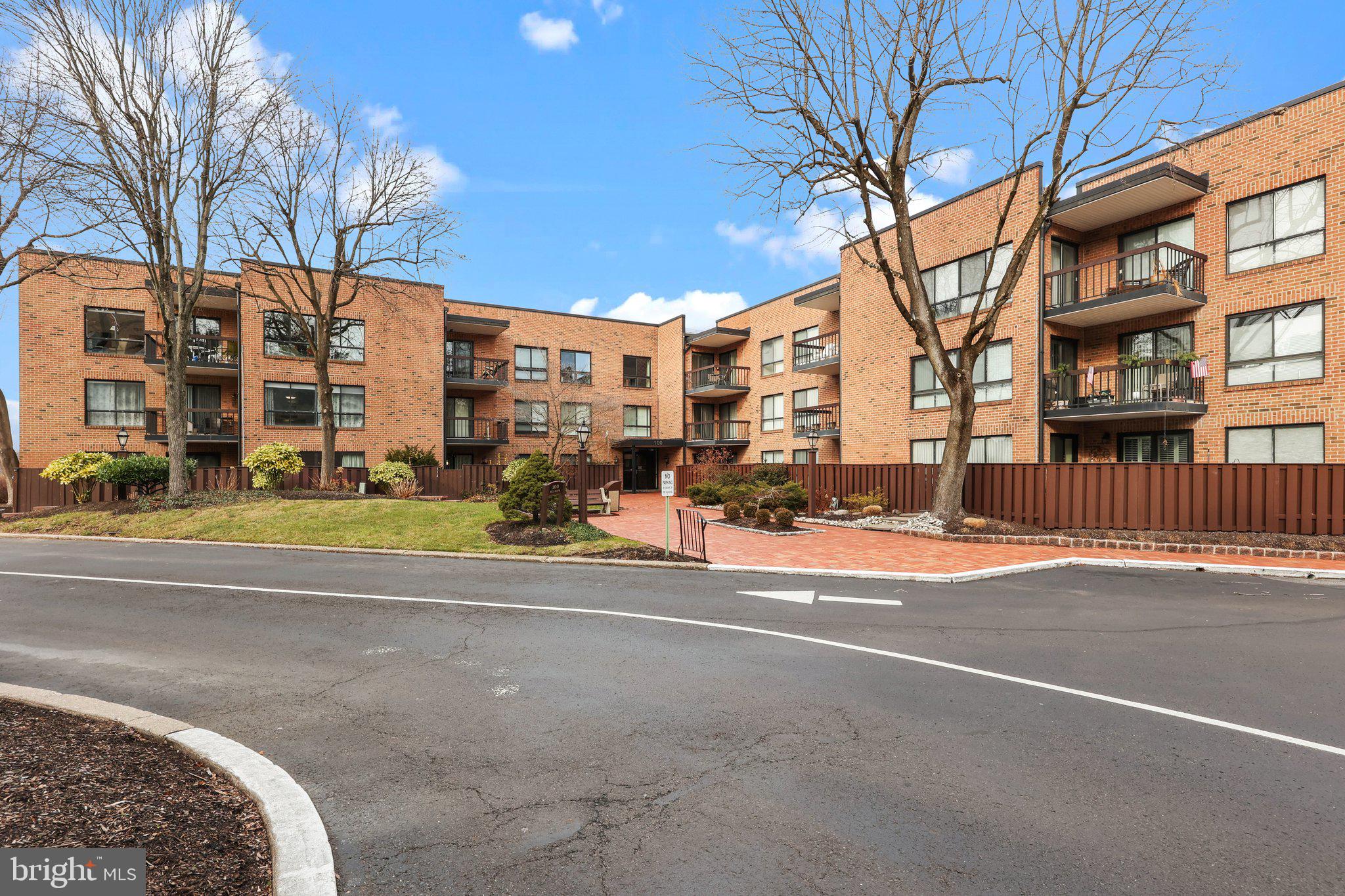 HILL HOUSE - Residential