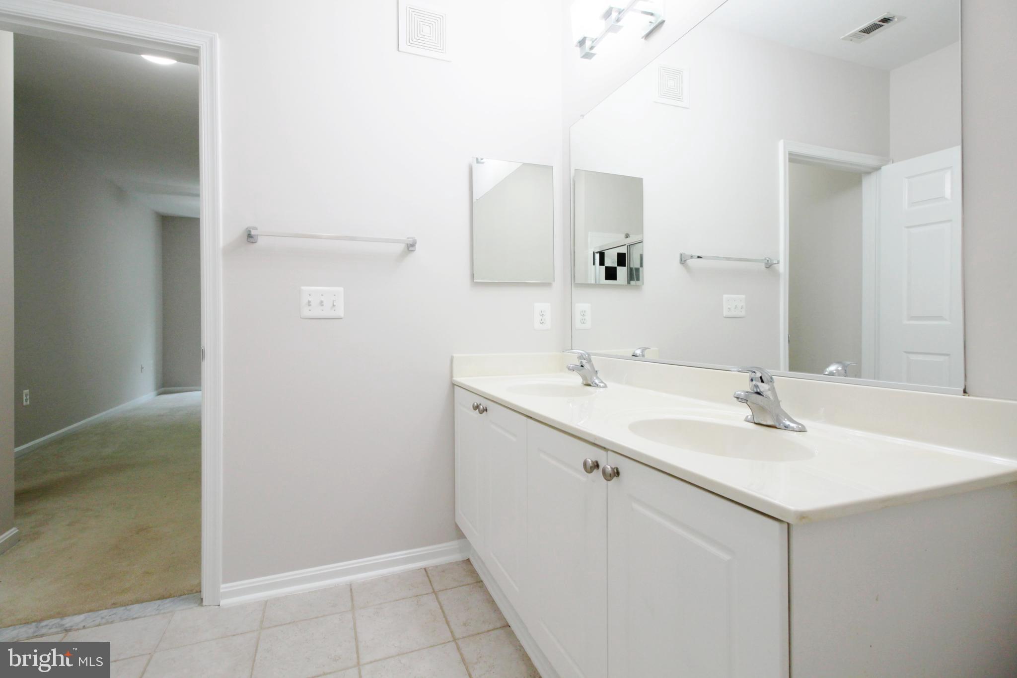 MARQUIS AT VIENNA STATION - Residential