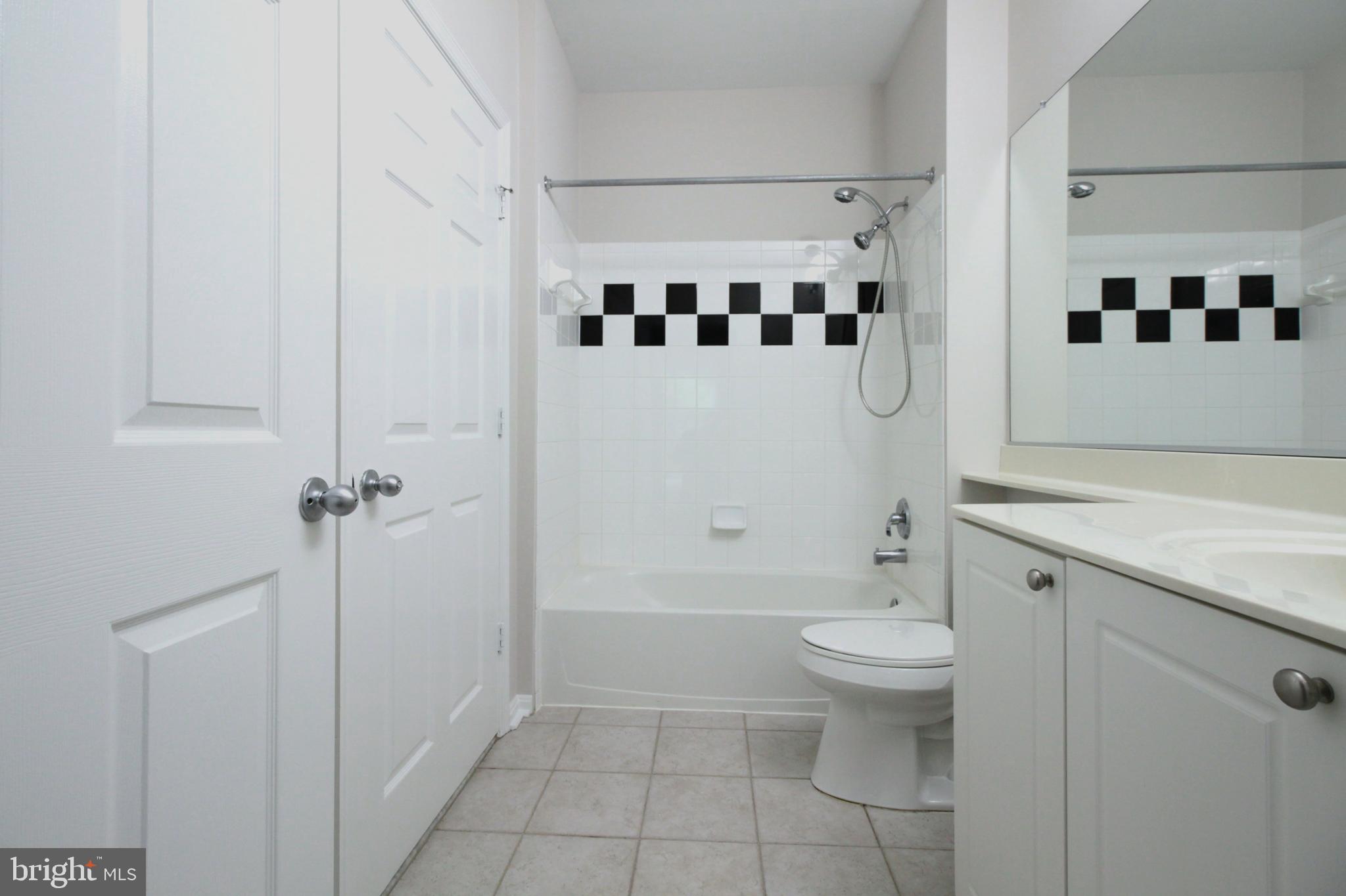 MARQUIS AT VIENNA STATION - Residential