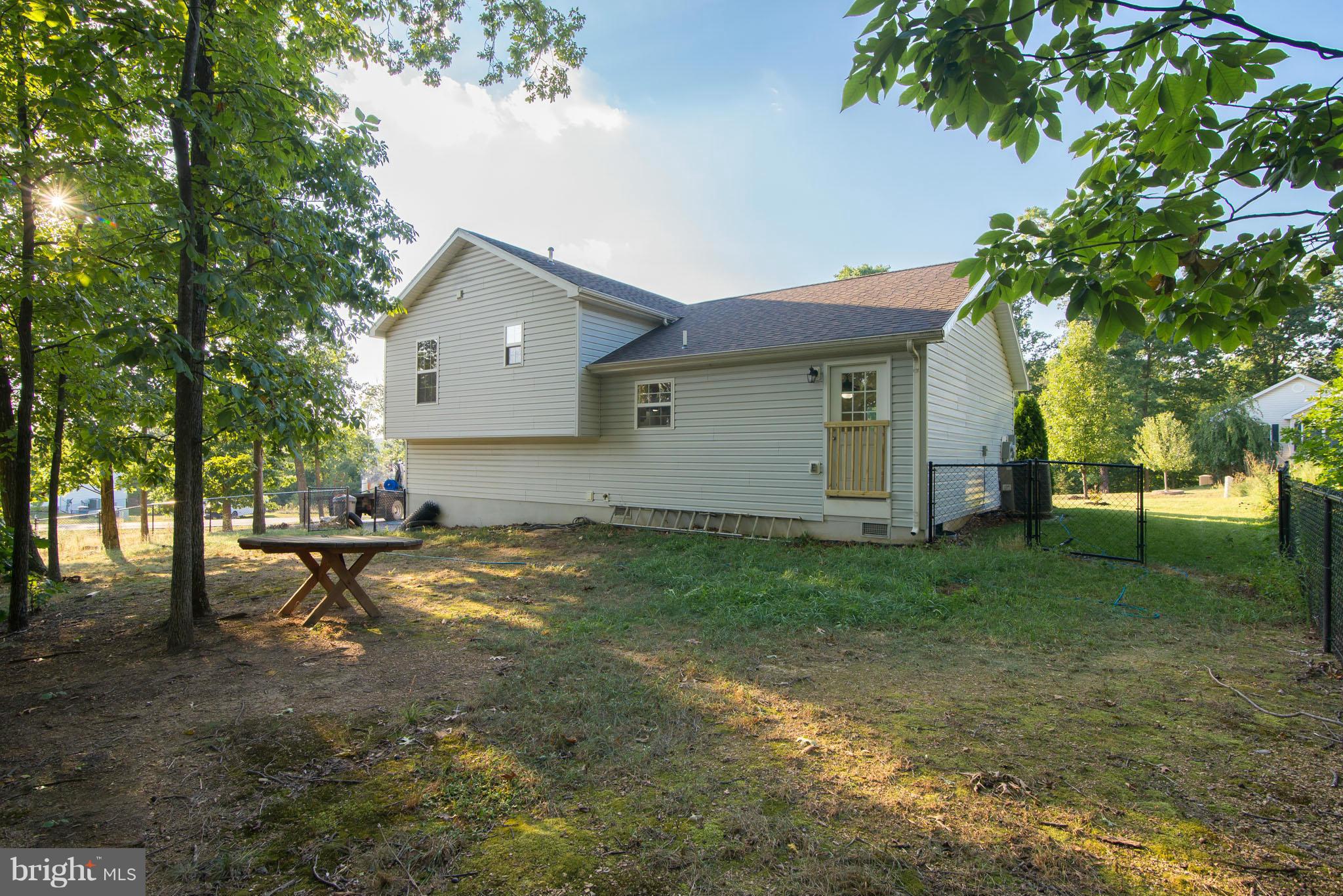 MIDDLE CREEK MANOR - Residential