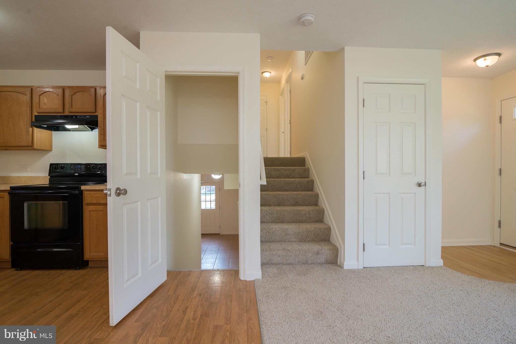 MIDDLE CREEK MANOR - Residential