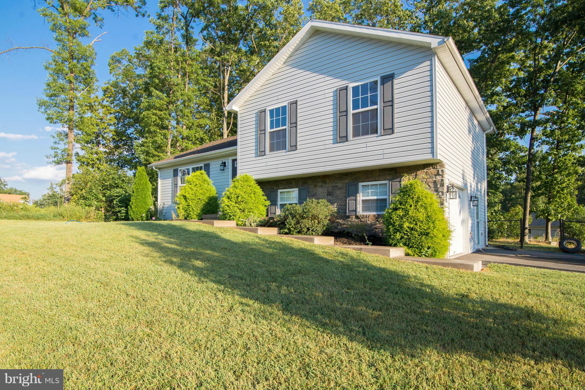 MIDDLE CREEK MANOR - Residential