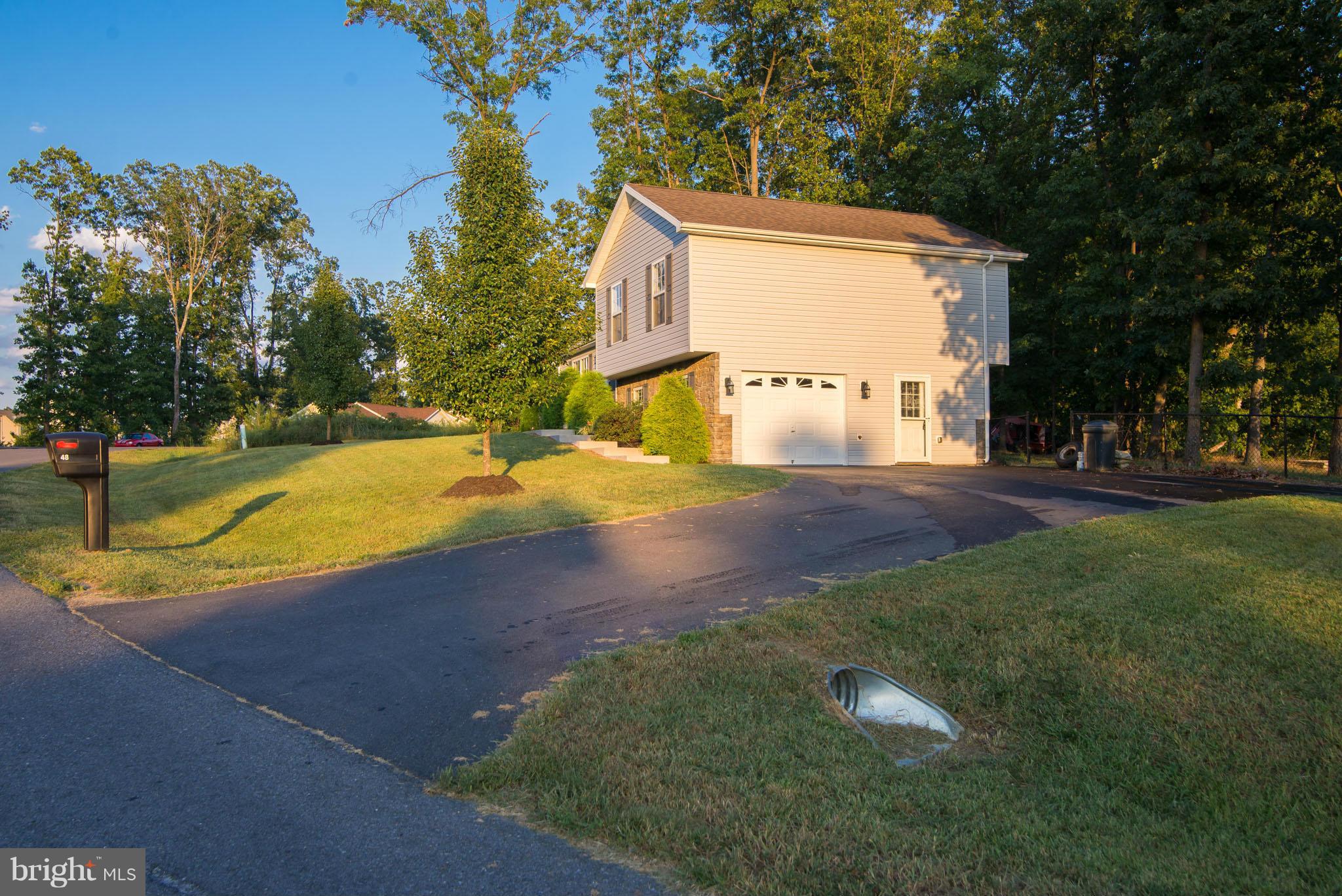 MIDDLE CREEK MANOR - Residential