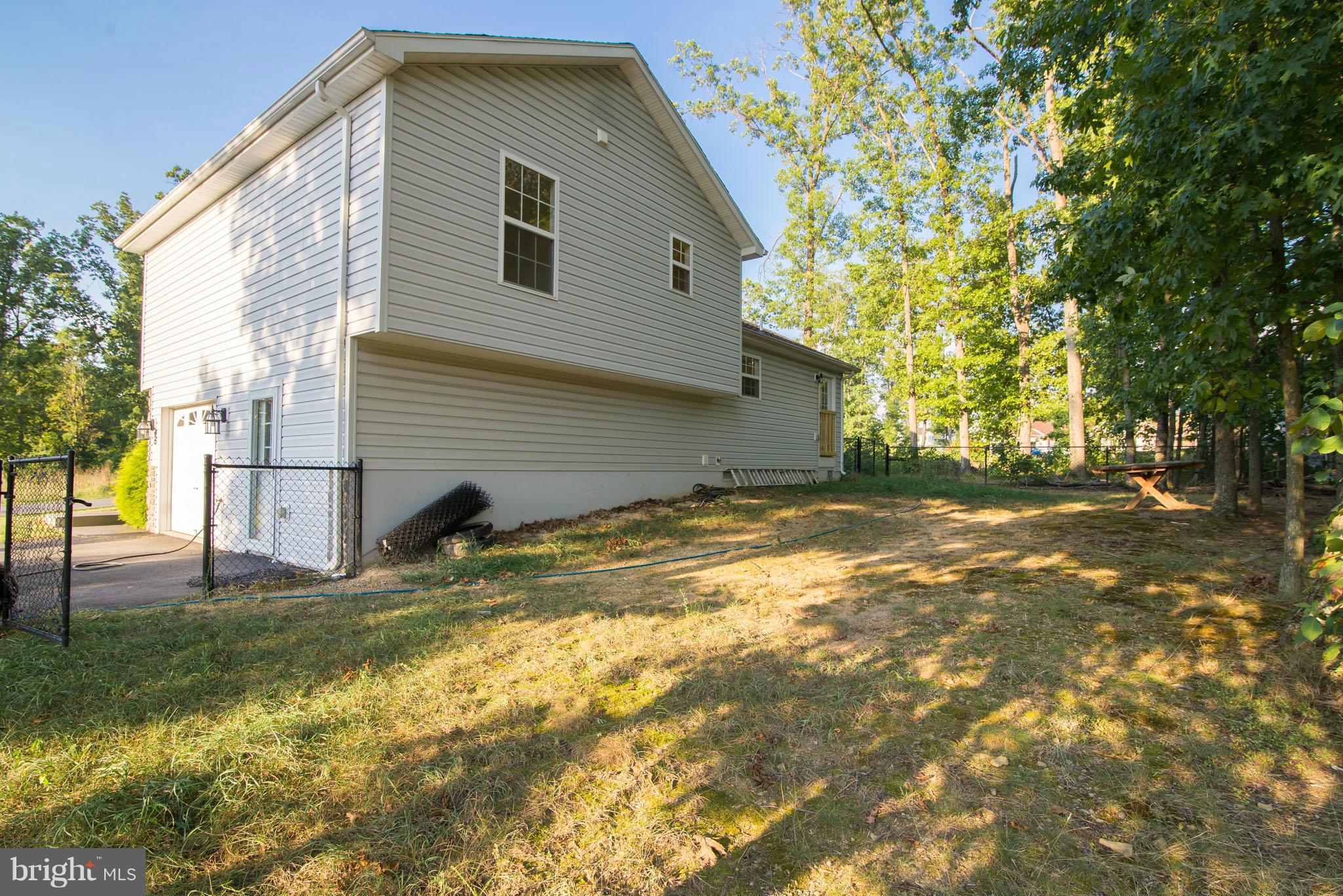 MIDDLE CREEK MANOR - Residential