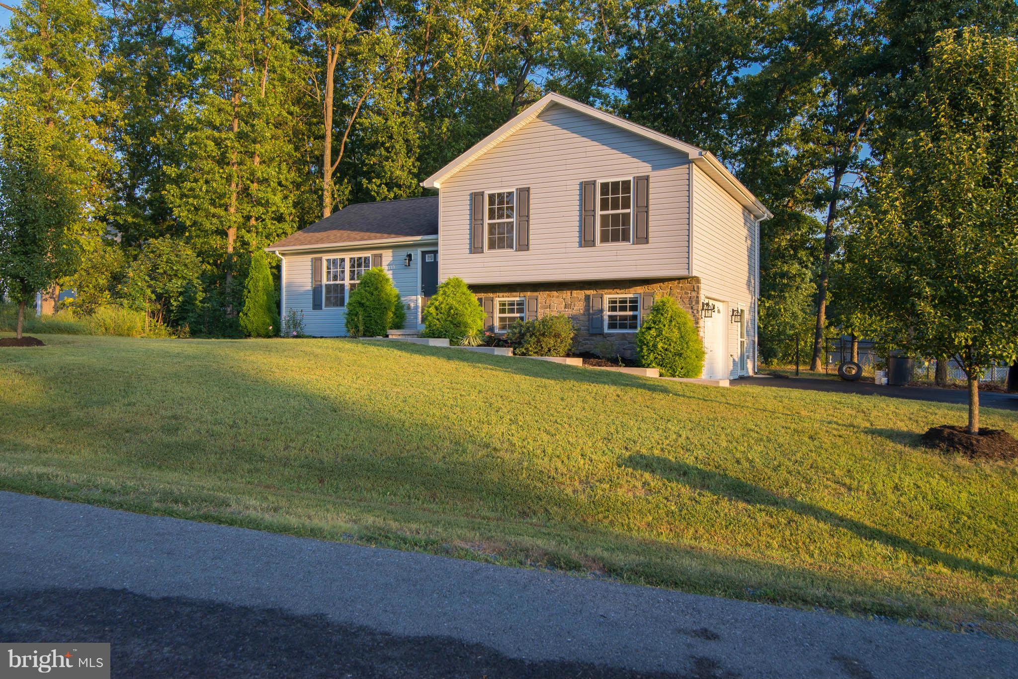 MIDDLE CREEK MANOR - Residential