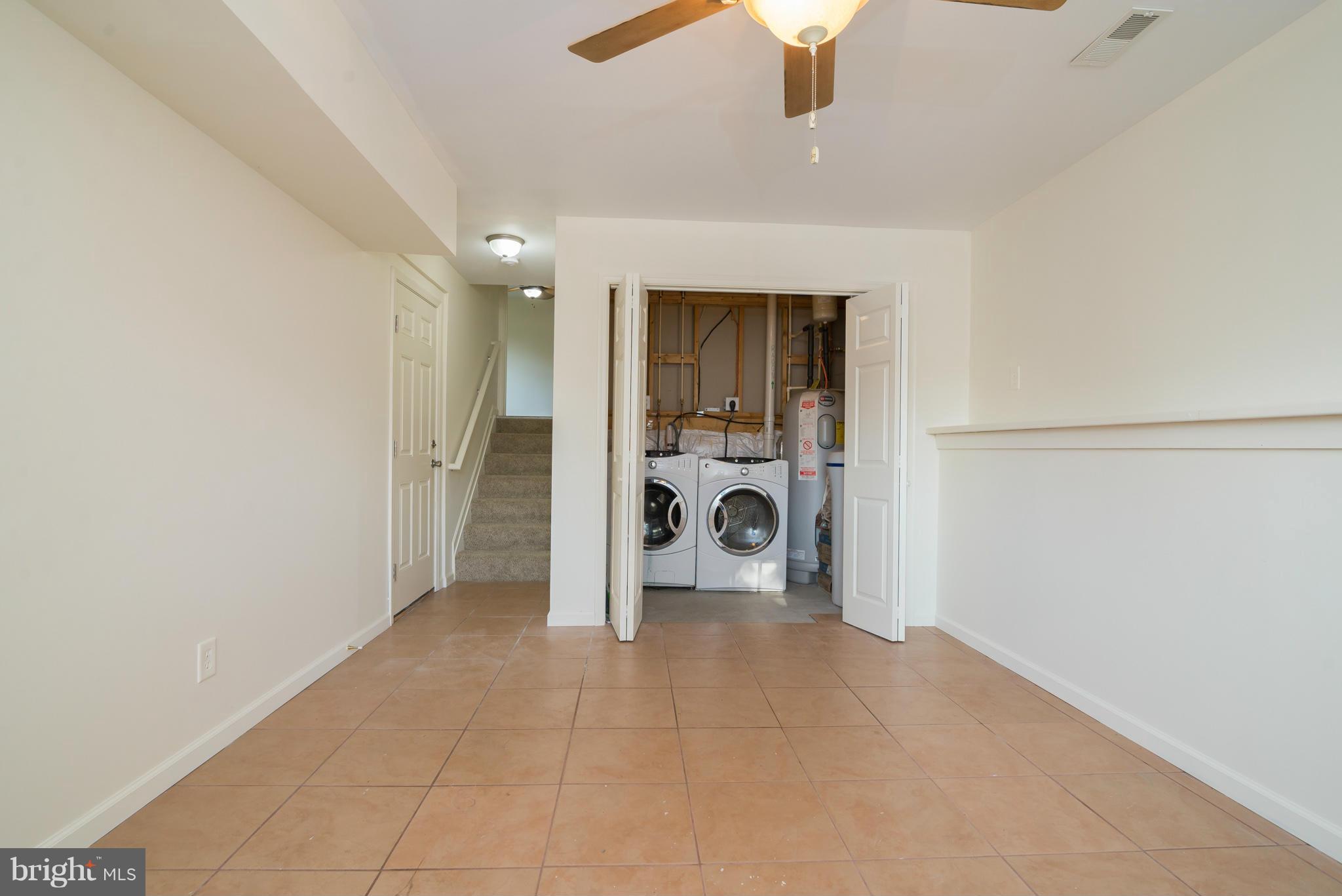 MIDDLE CREEK MANOR - Residential