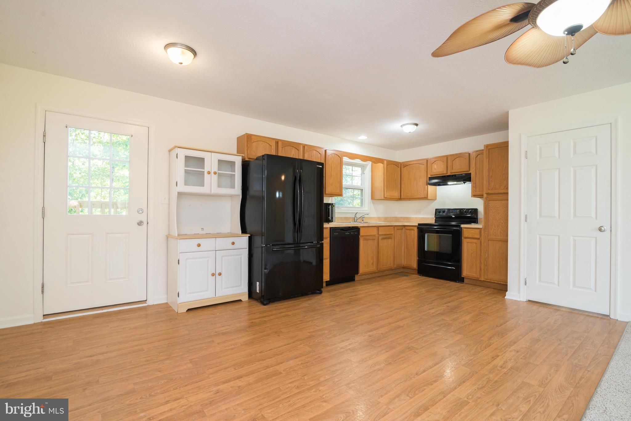 MIDDLE CREEK MANOR - Residential