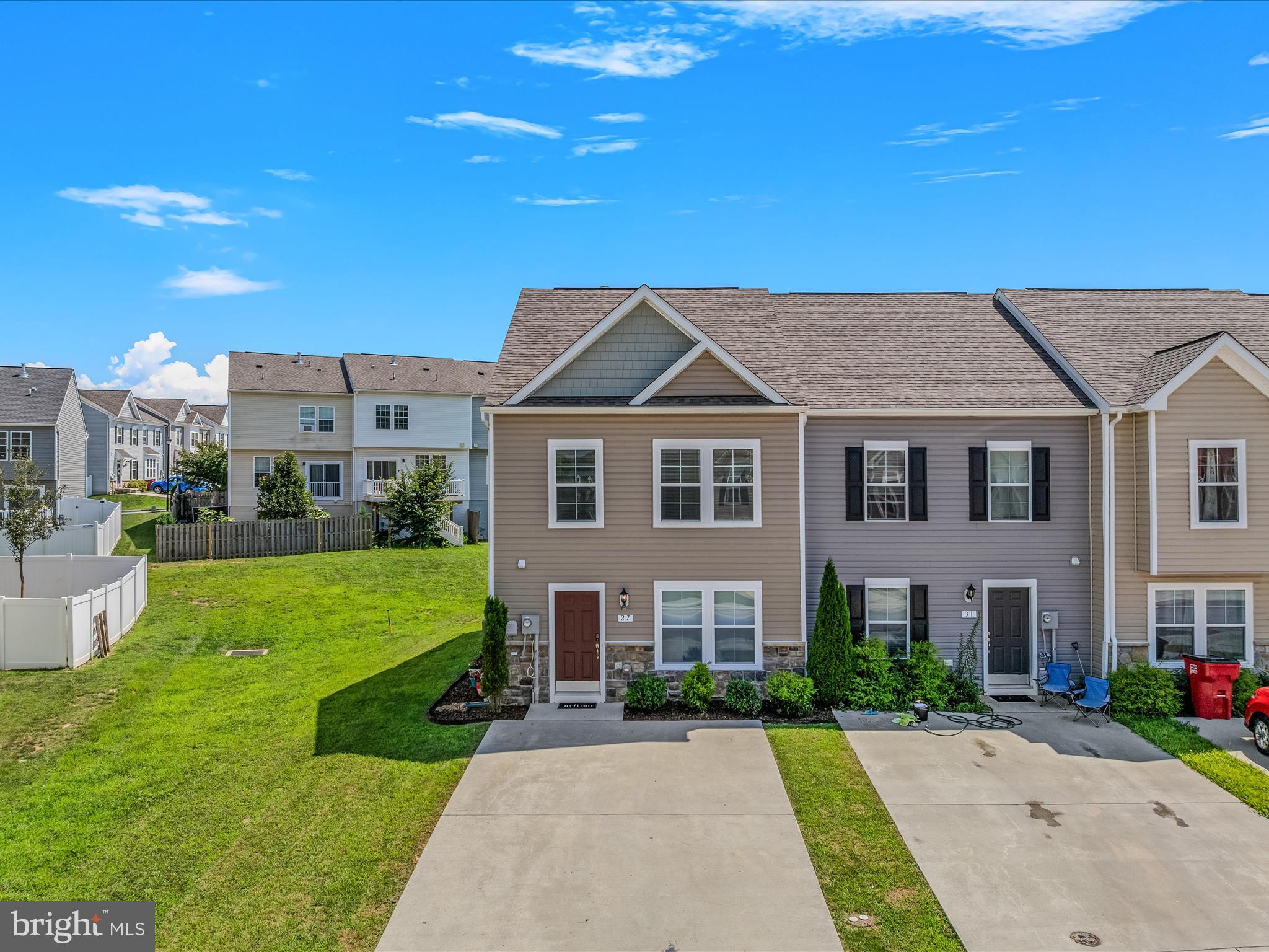 ARCHERS ROCK - Residential