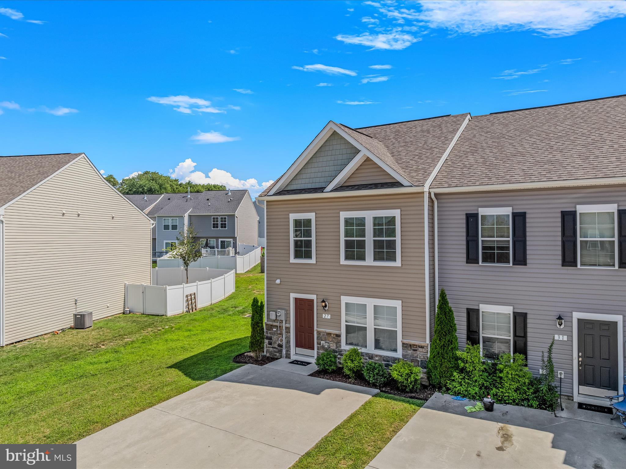 ARCHERS ROCK - Residential