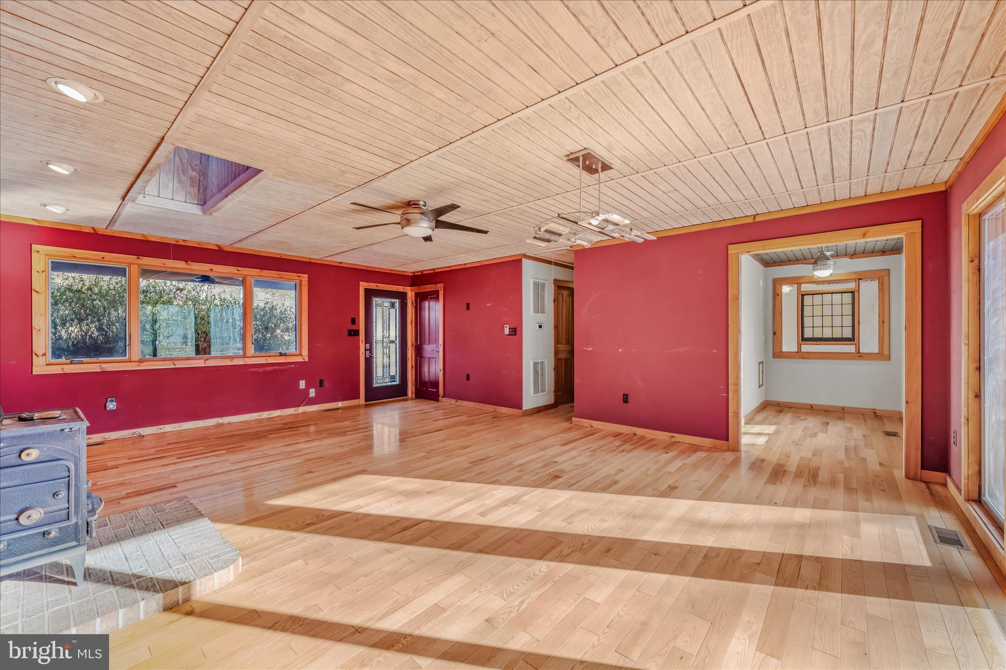 MOUNTAIN RIVER RETREAT - Residential