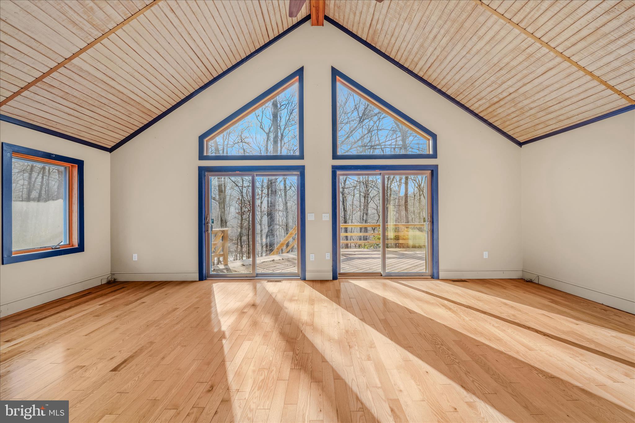 MOUNTAIN RIVER RETREAT - Residential