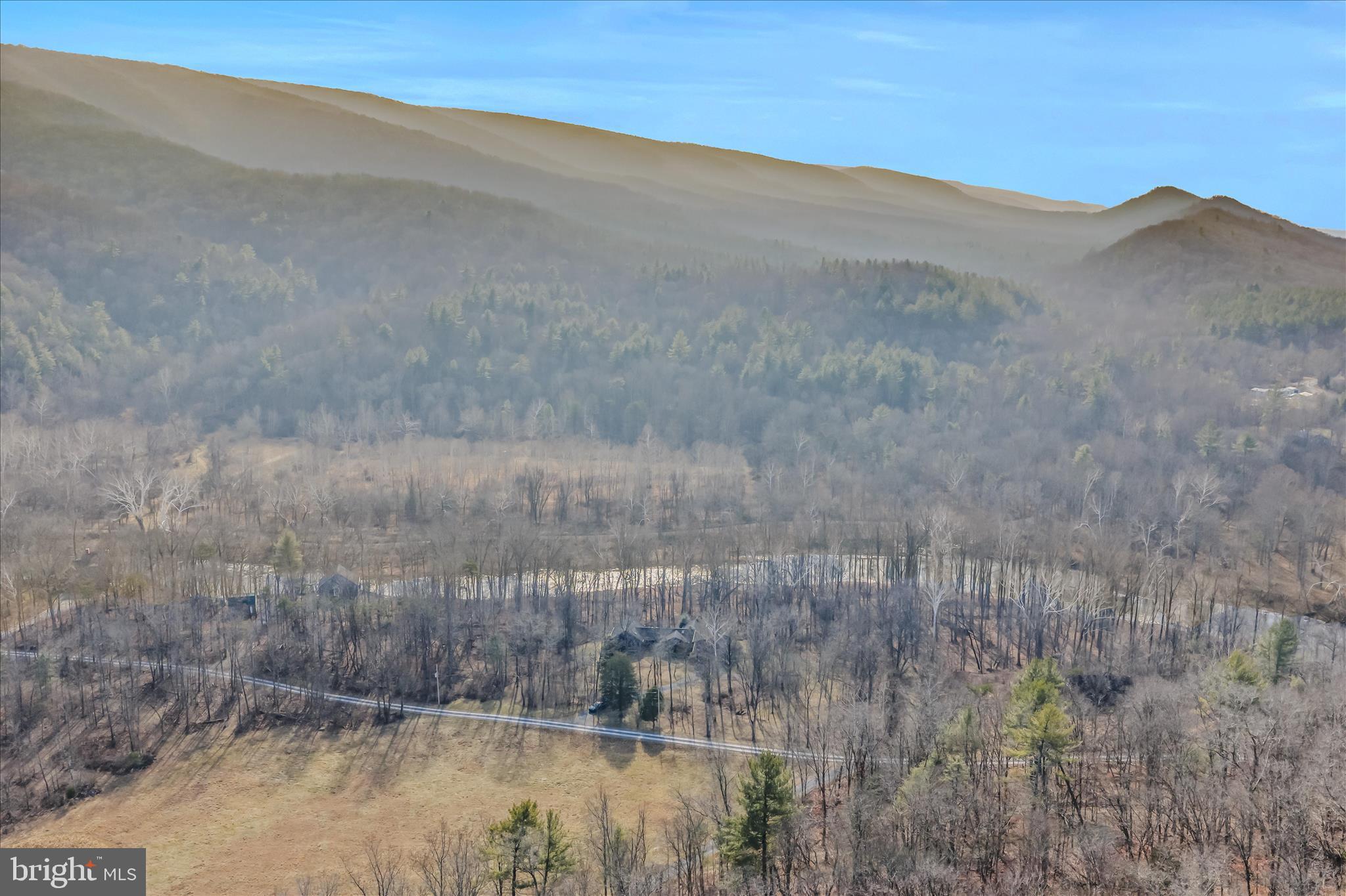 MOUNTAIN RIVER RETREAT - Residential