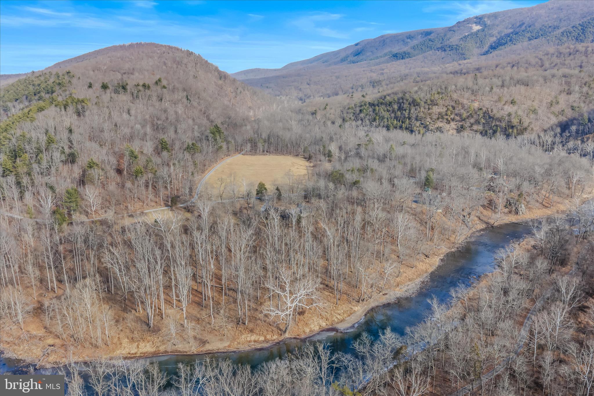 MOUNTAIN RIVER RETREAT - Residential