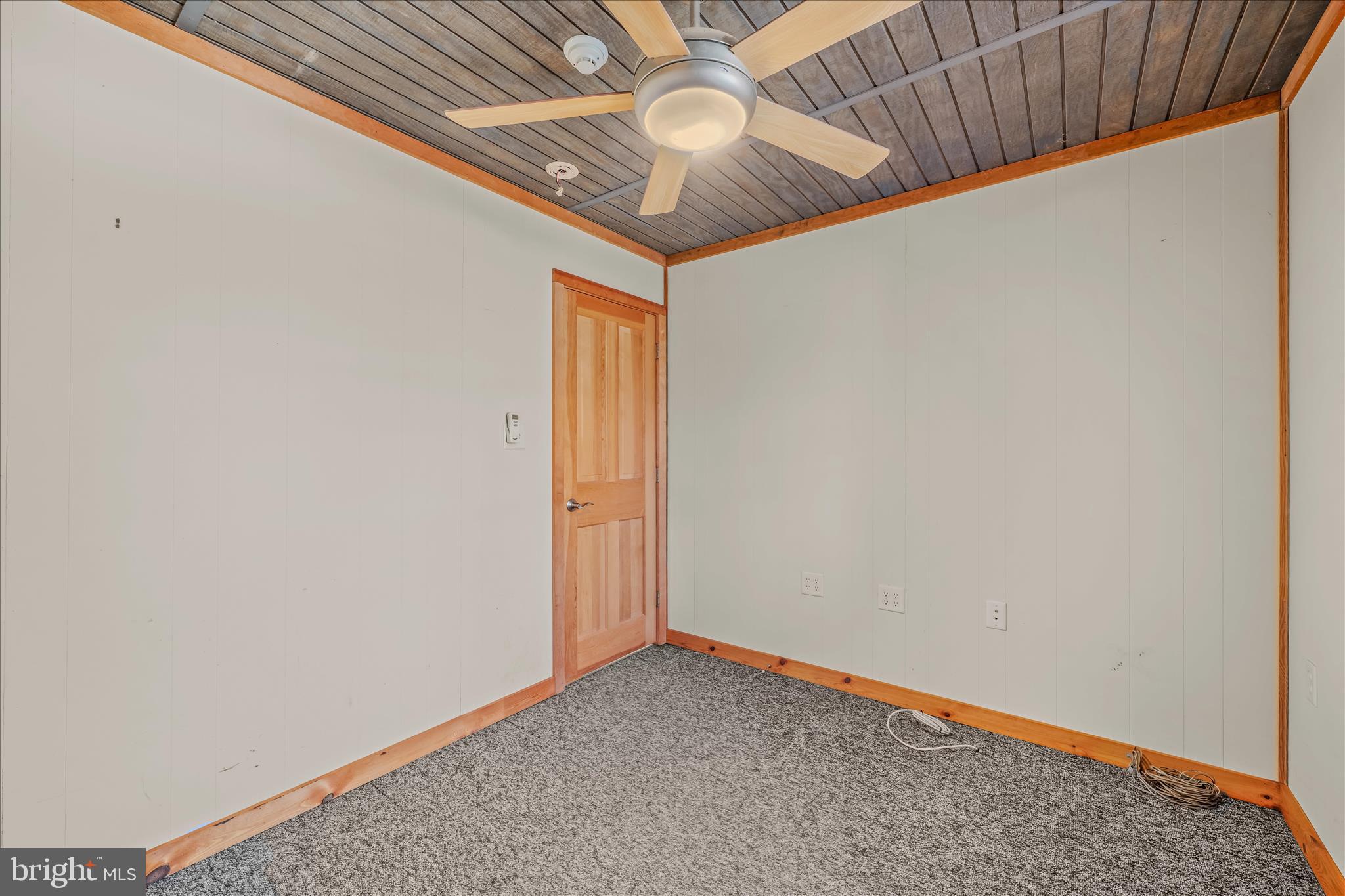 MOUNTAIN RIVER RETREAT - Residential