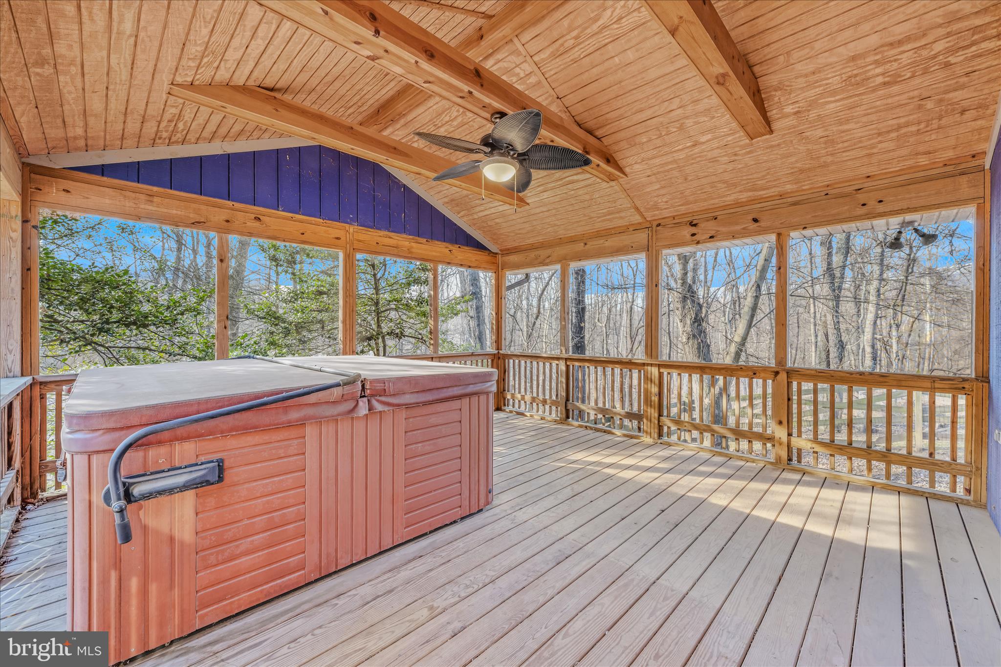 MOUNTAIN RIVER RETREAT - Residential