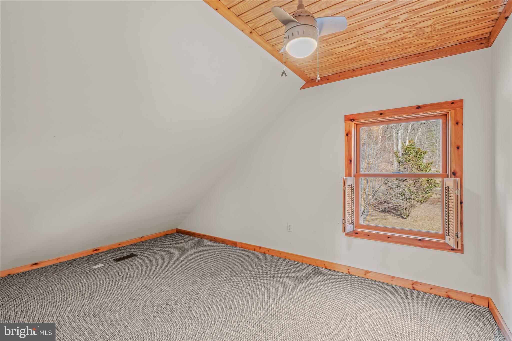 MOUNTAIN RIVER RETREAT - Residential