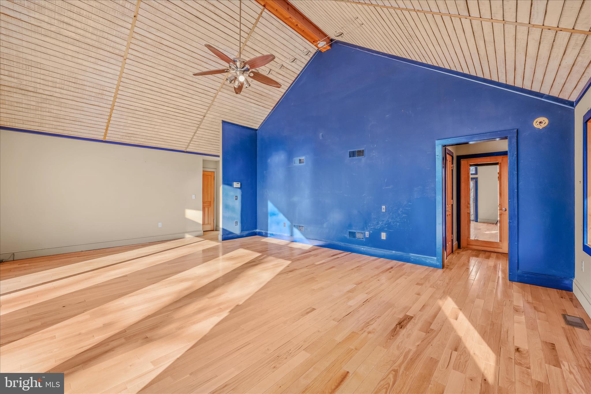 MOUNTAIN RIVER RETREAT - Residential