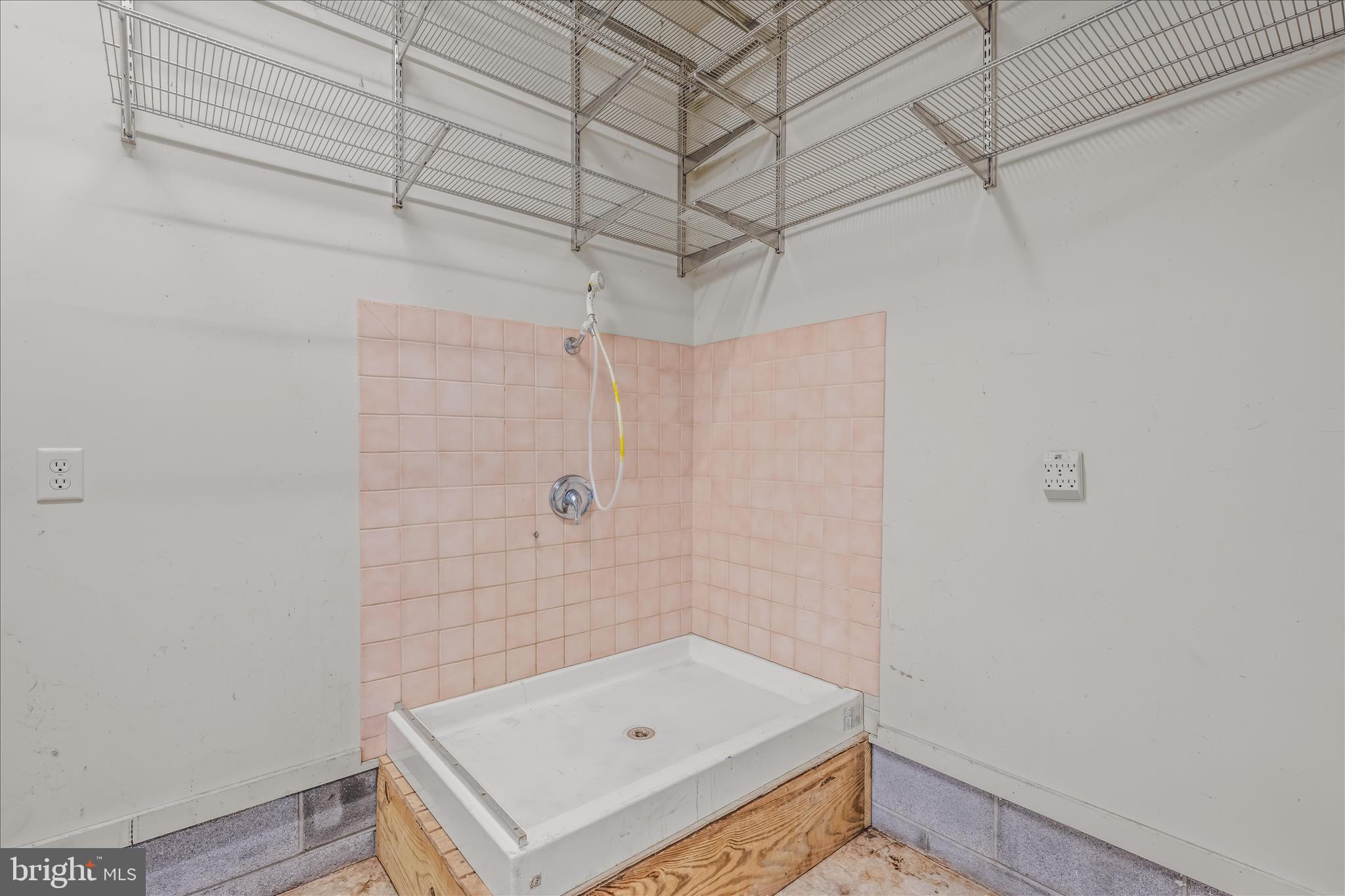 MOUNTAIN RIVER RETREAT - Residential