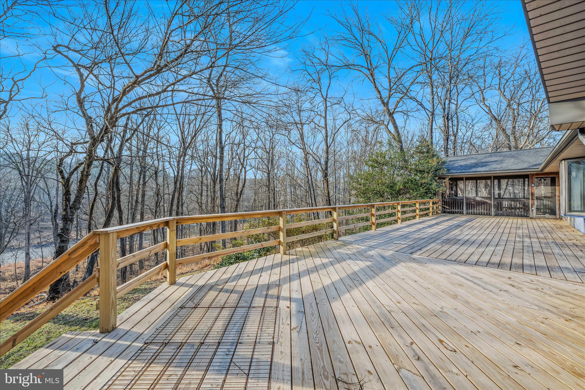 MOUNTAIN RIVER RETREAT - Residential