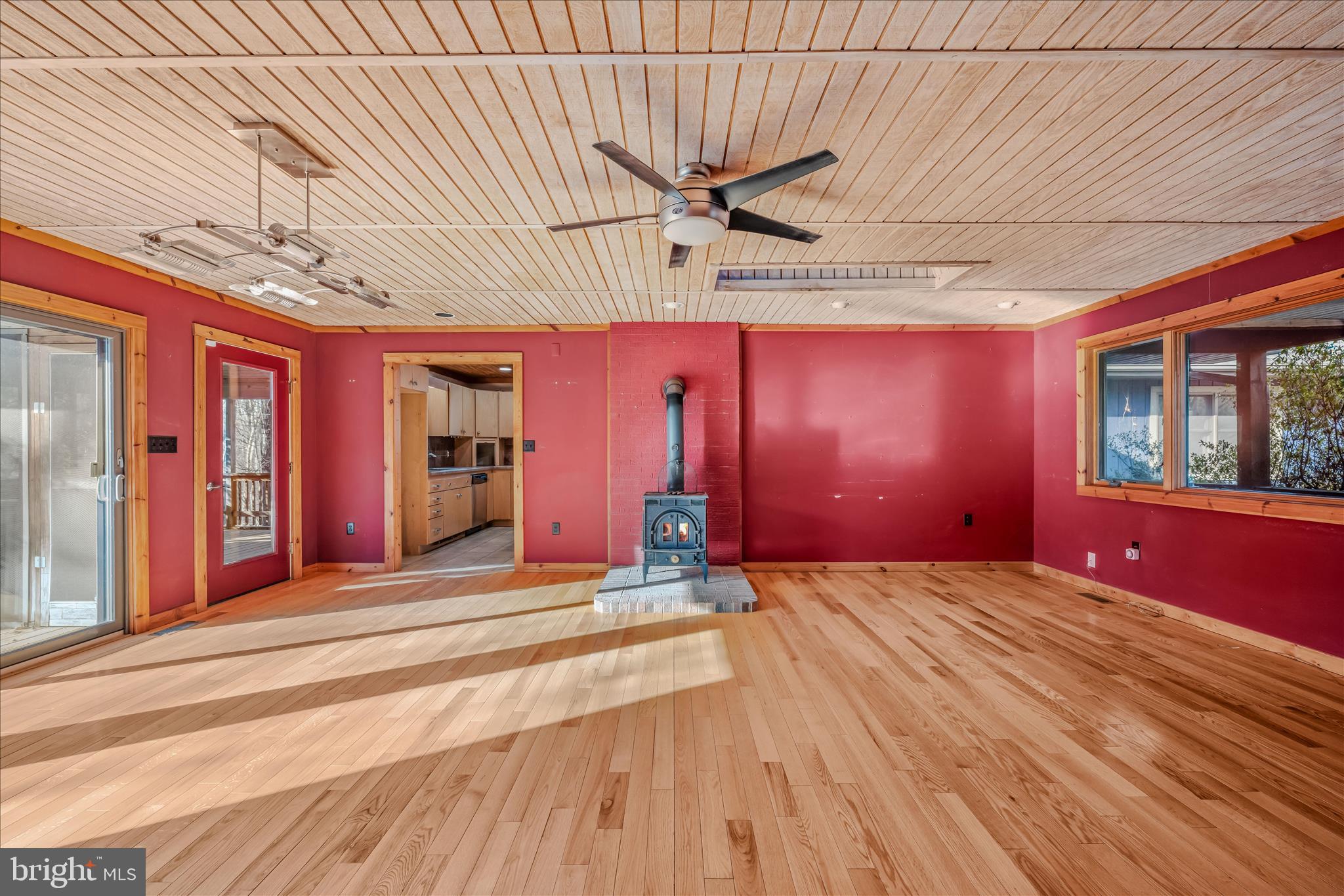 MOUNTAIN RIVER RETREAT - Residential