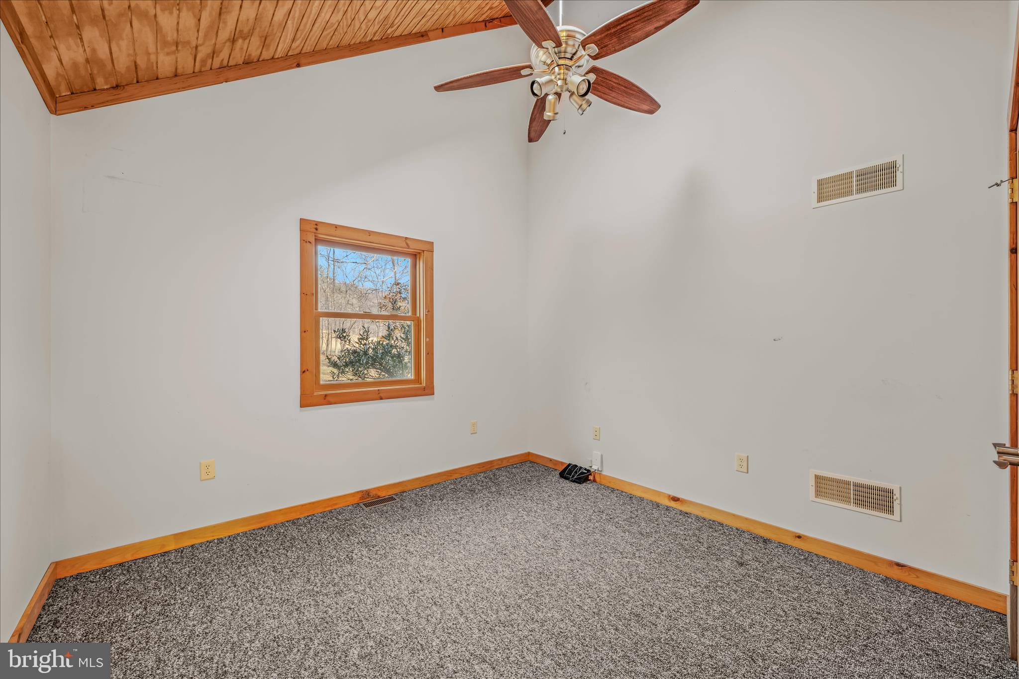 MOUNTAIN RIVER RETREAT - Residential