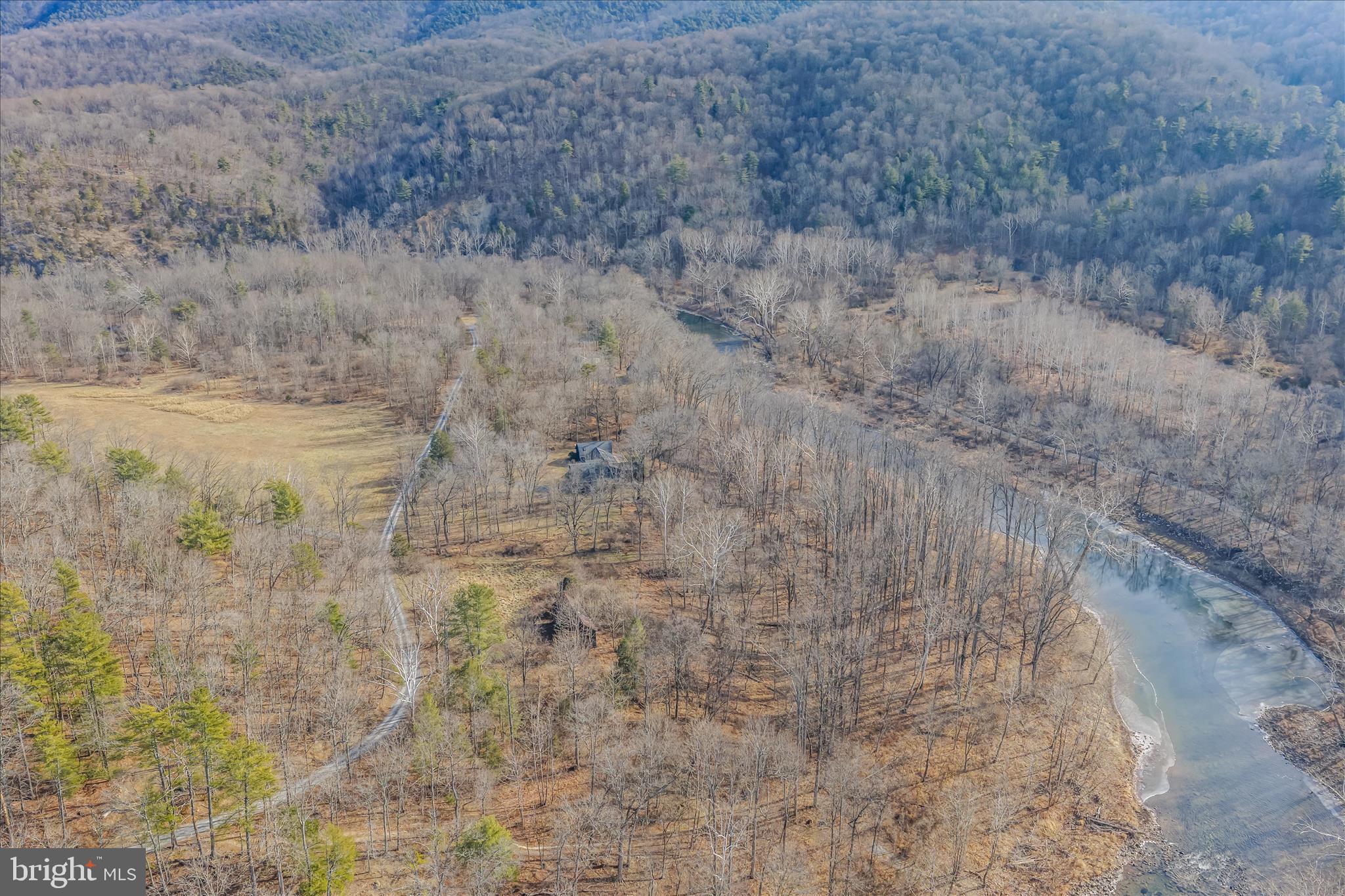 MOUNTAIN RIVER RETREAT - Residential