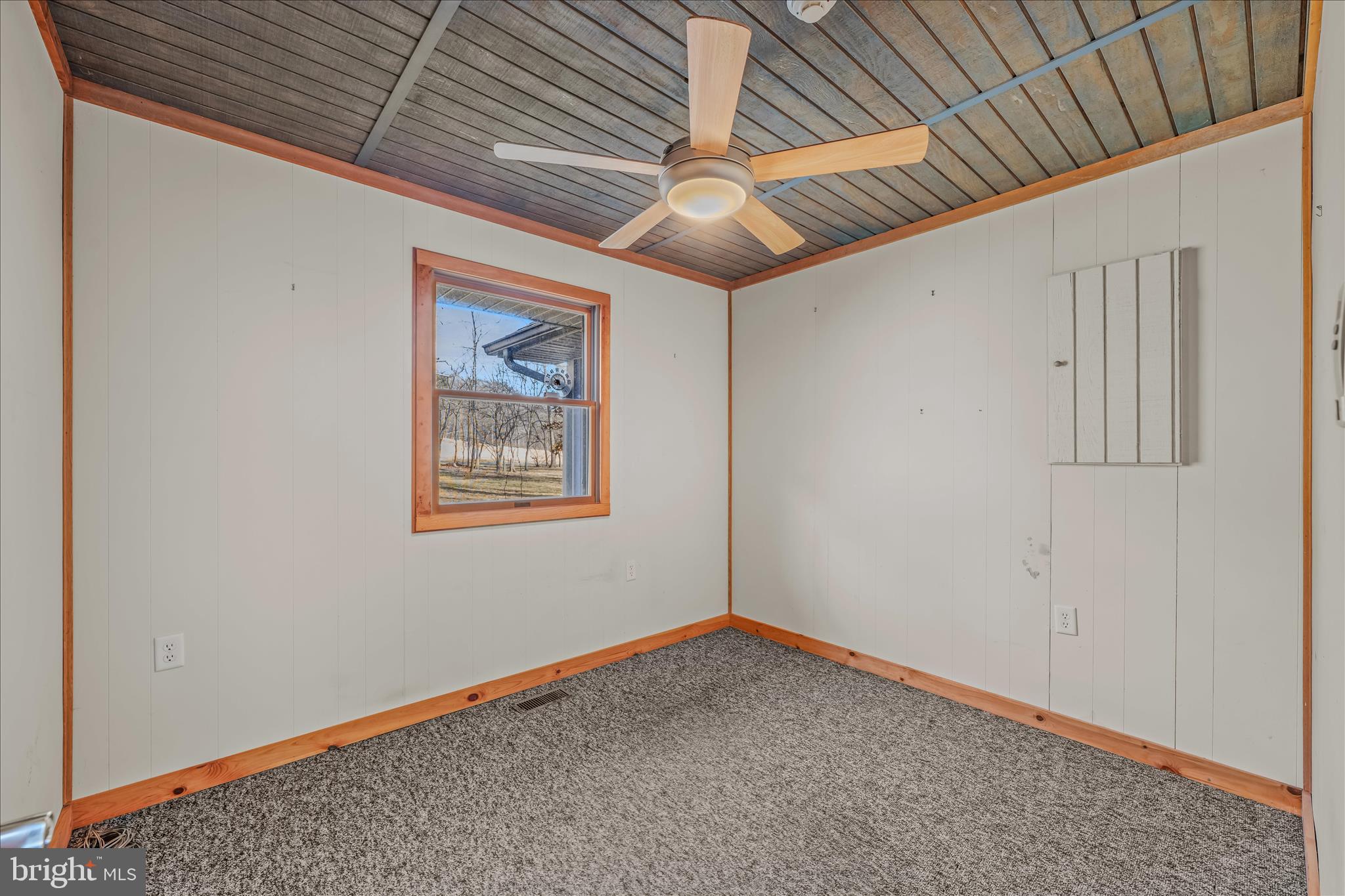 MOUNTAIN RIVER RETREAT - Residential