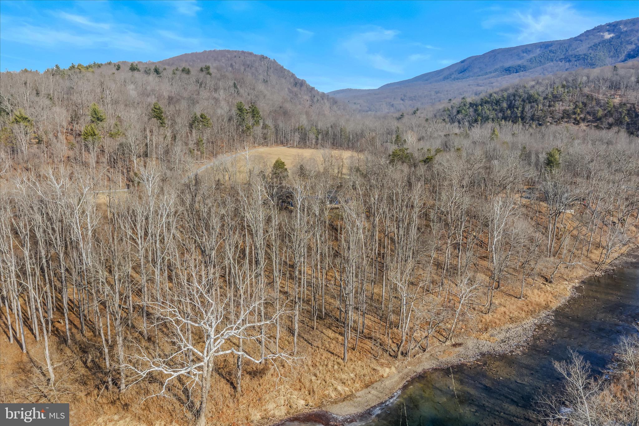 MOUNTAIN RIVER RETREAT - Residential