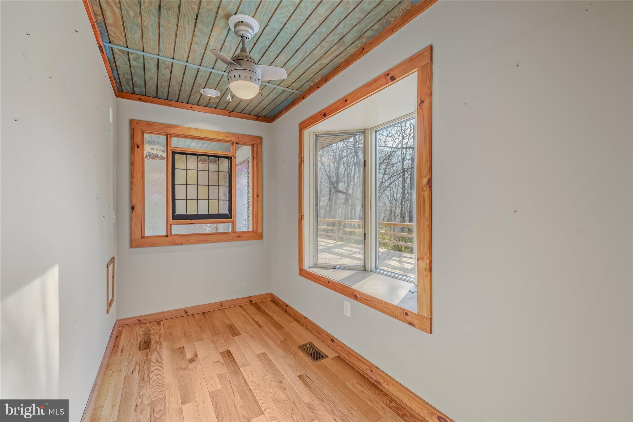 MOUNTAIN RIVER RETREAT - Residential