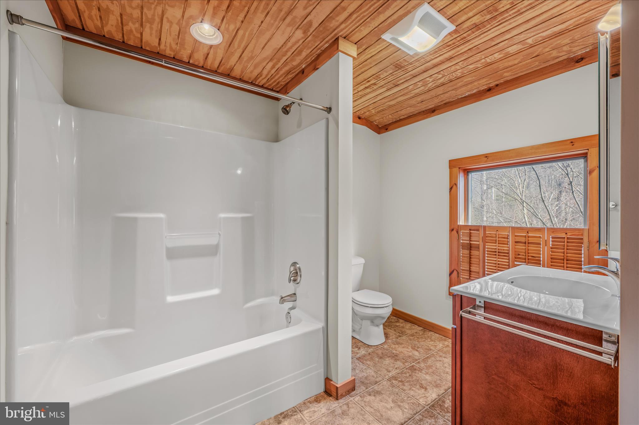 MOUNTAIN RIVER RETREAT - Residential