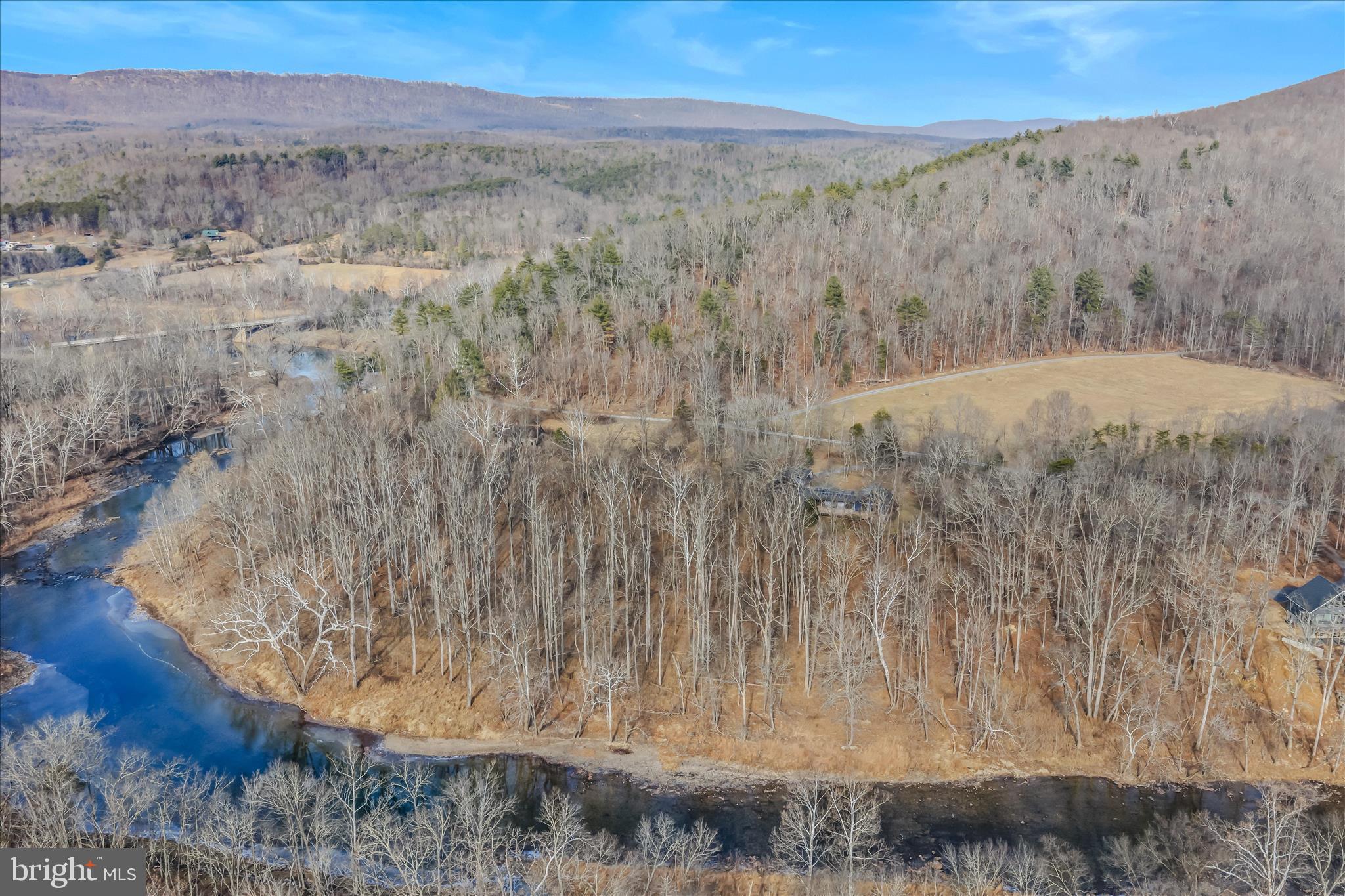 MOUNTAIN RIVER RETREAT - Residential