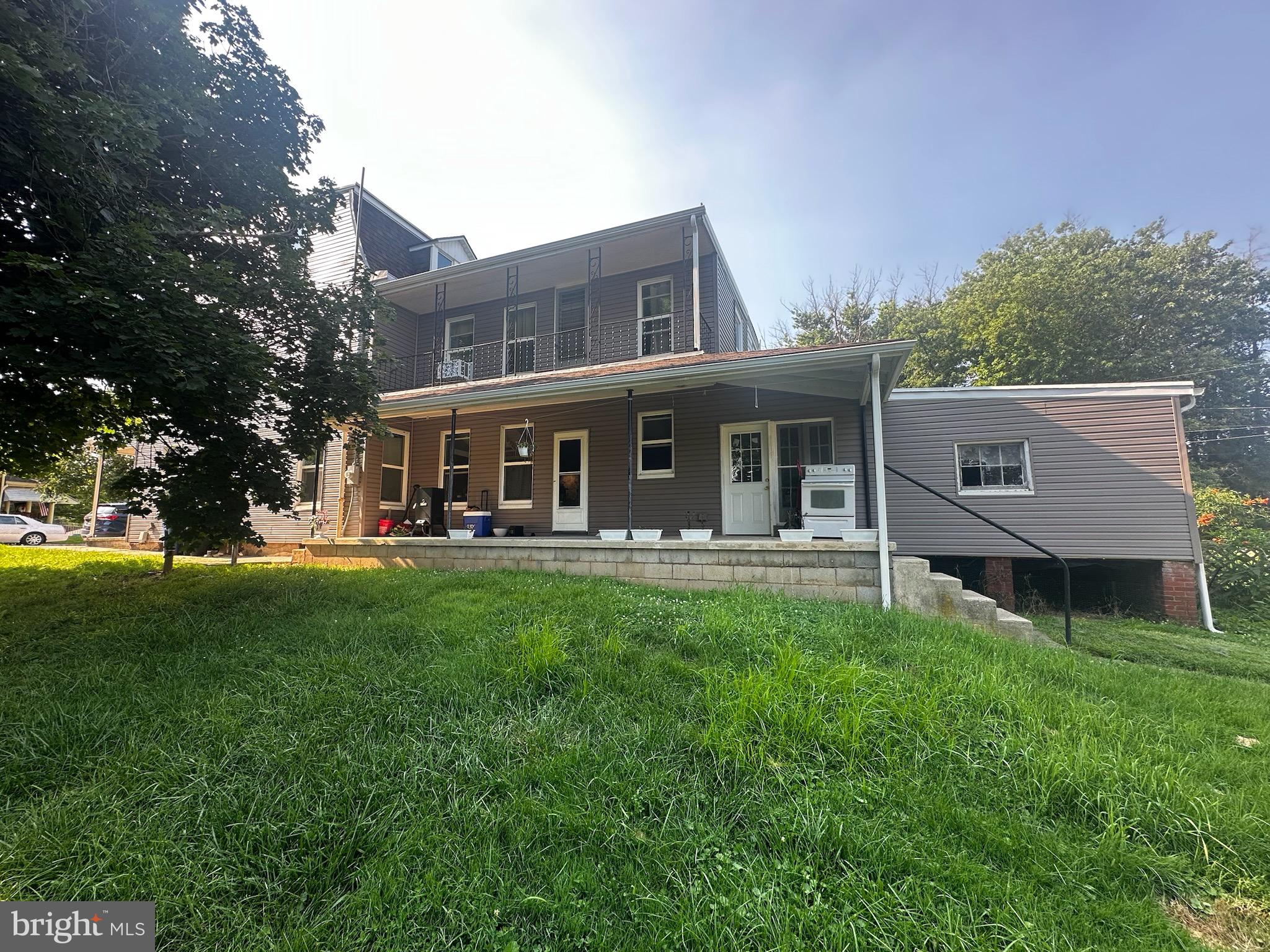123 FALLSVIEW AVENUE