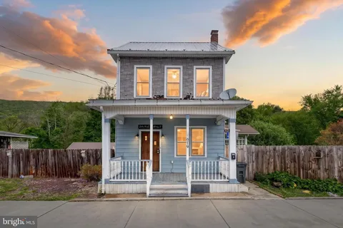 MLS: PADA2059950