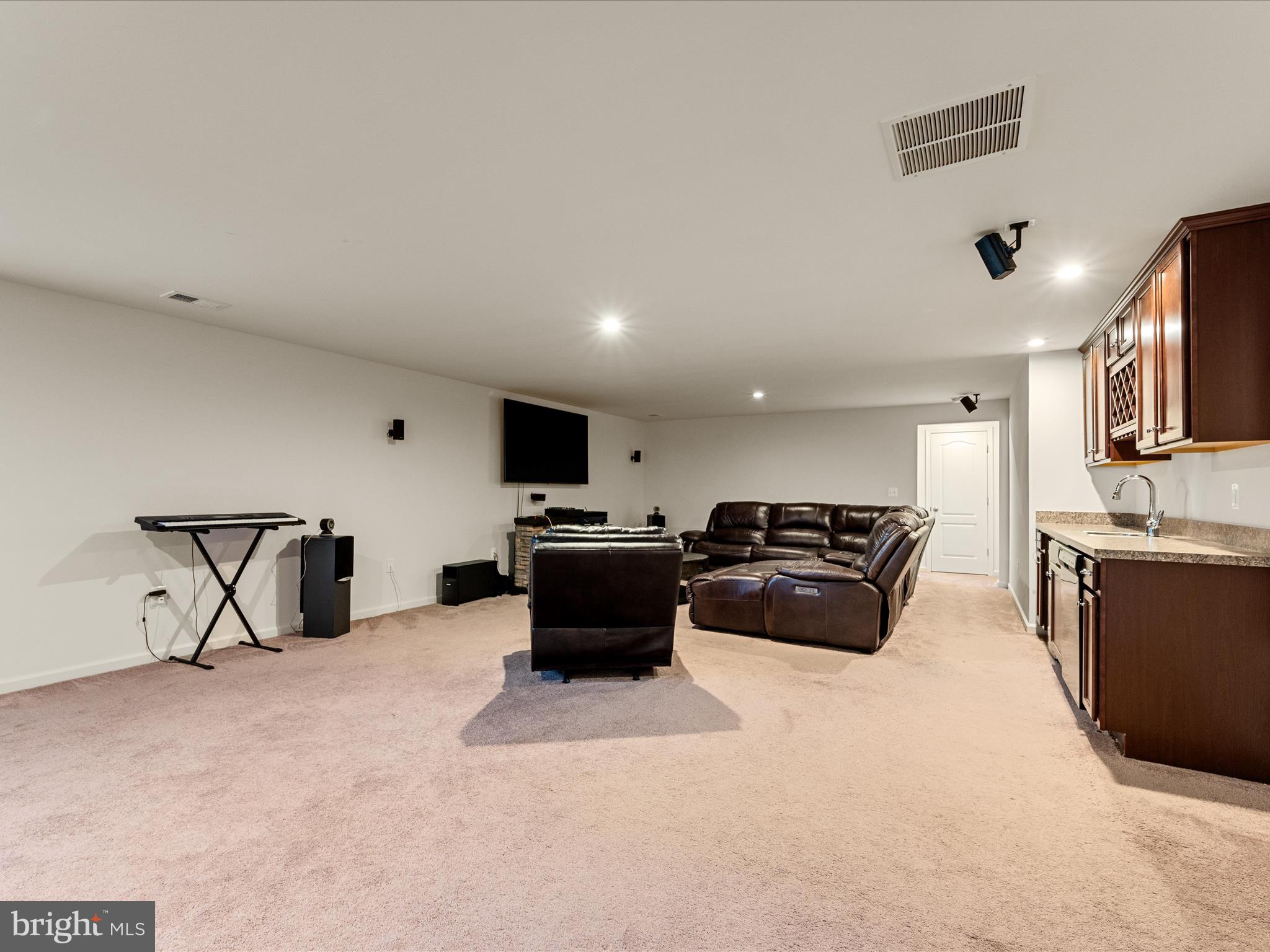 EMBREY MILL - Residential Lease